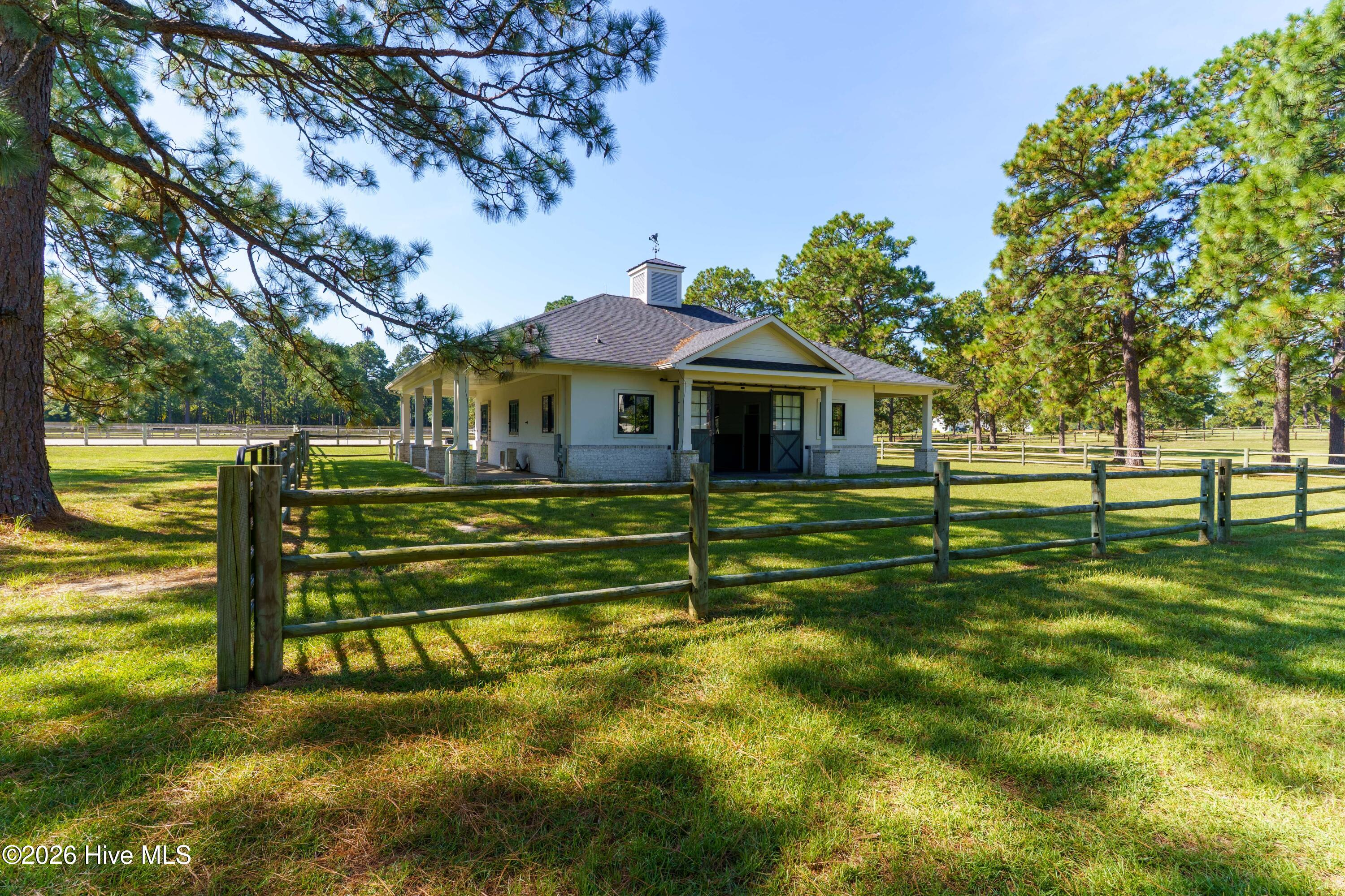 141 Pine Barrens Court Property Photo 4
