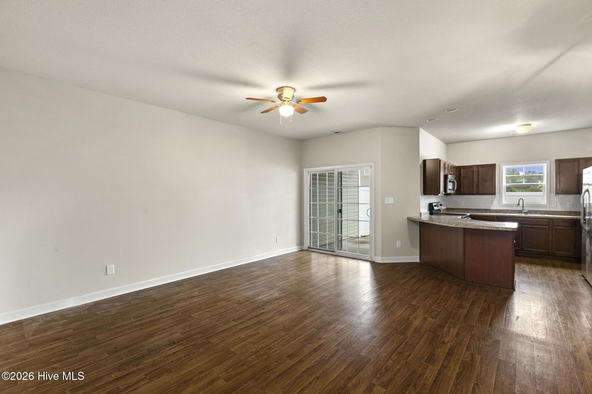 502 Caldwell Loop Property Photo 6