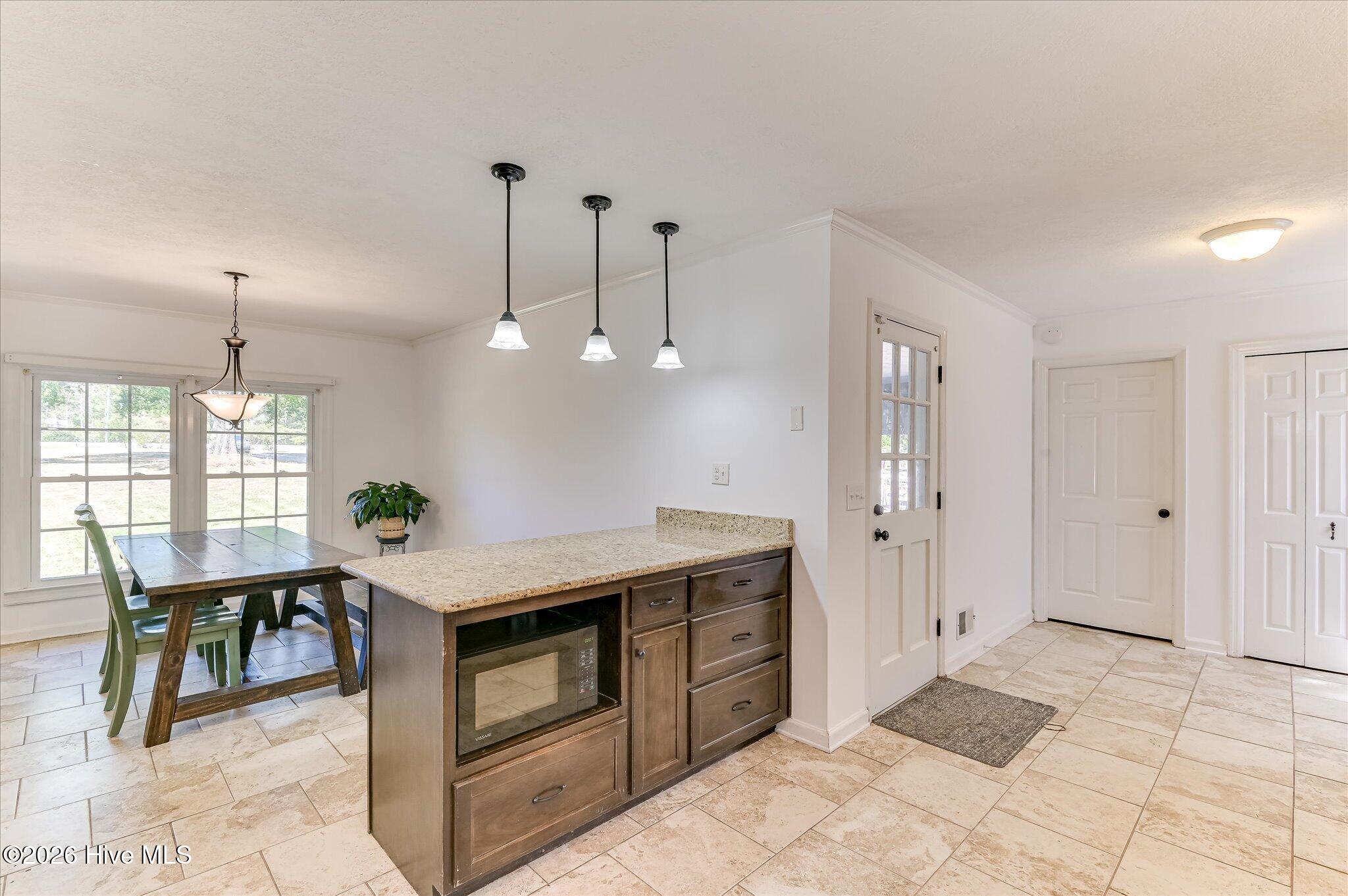 2583 Scotts Ferry Road Property Photo 12