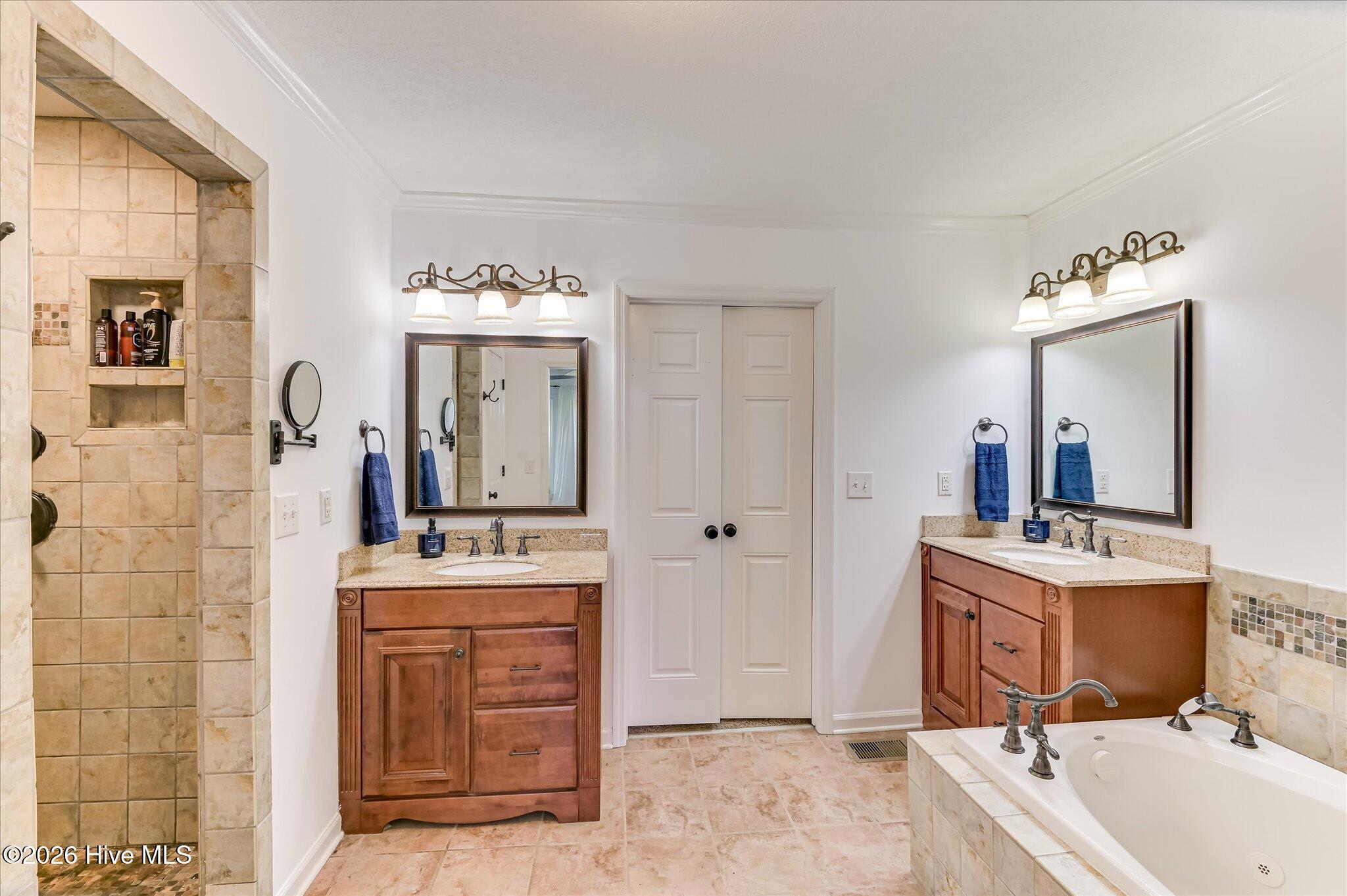 2583 Scotts Ferry Road Property Photo 17