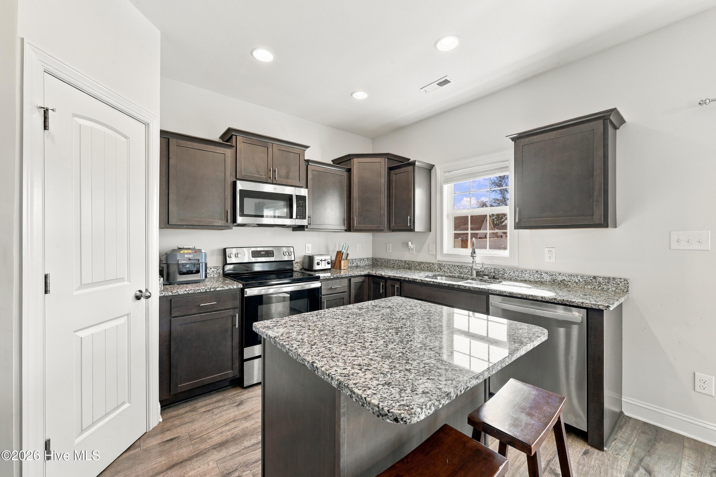 1011 Sailfish Street Property Photo 4