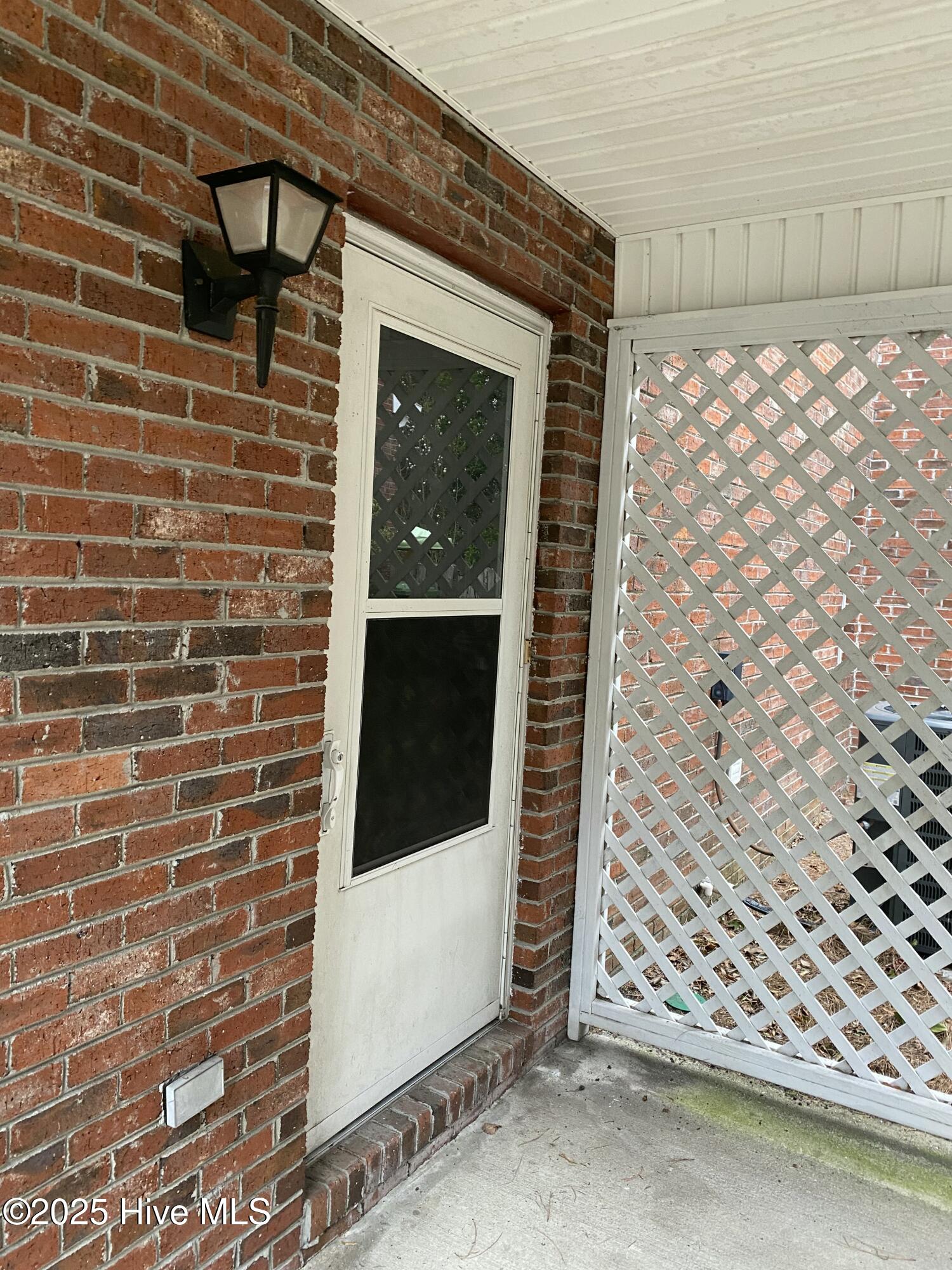 5142 Lamppost Circle Property Photo 2