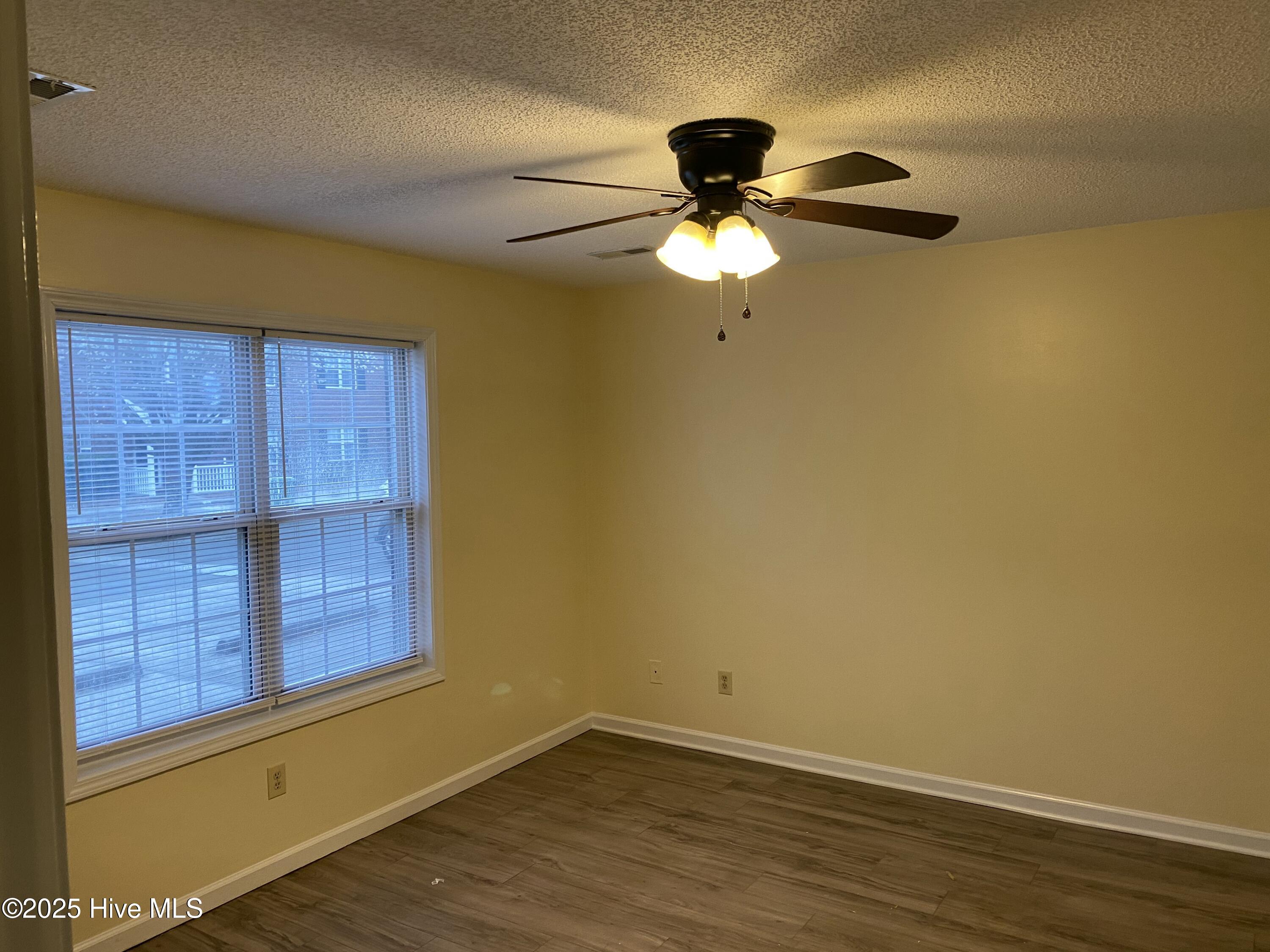 5142 Lamppost Circle Property Photo 5