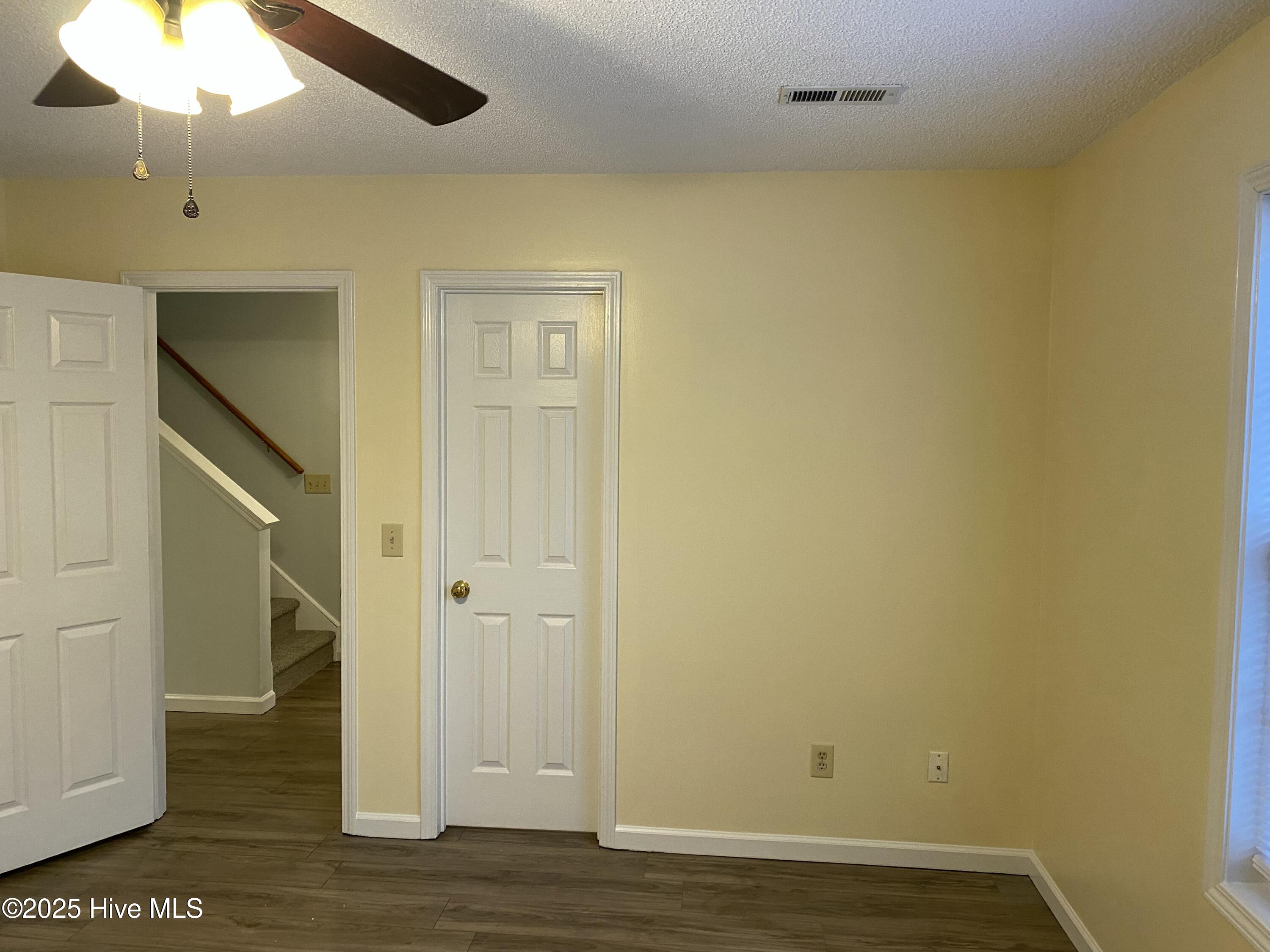 5142 Lamppost Circle Property Photo 6