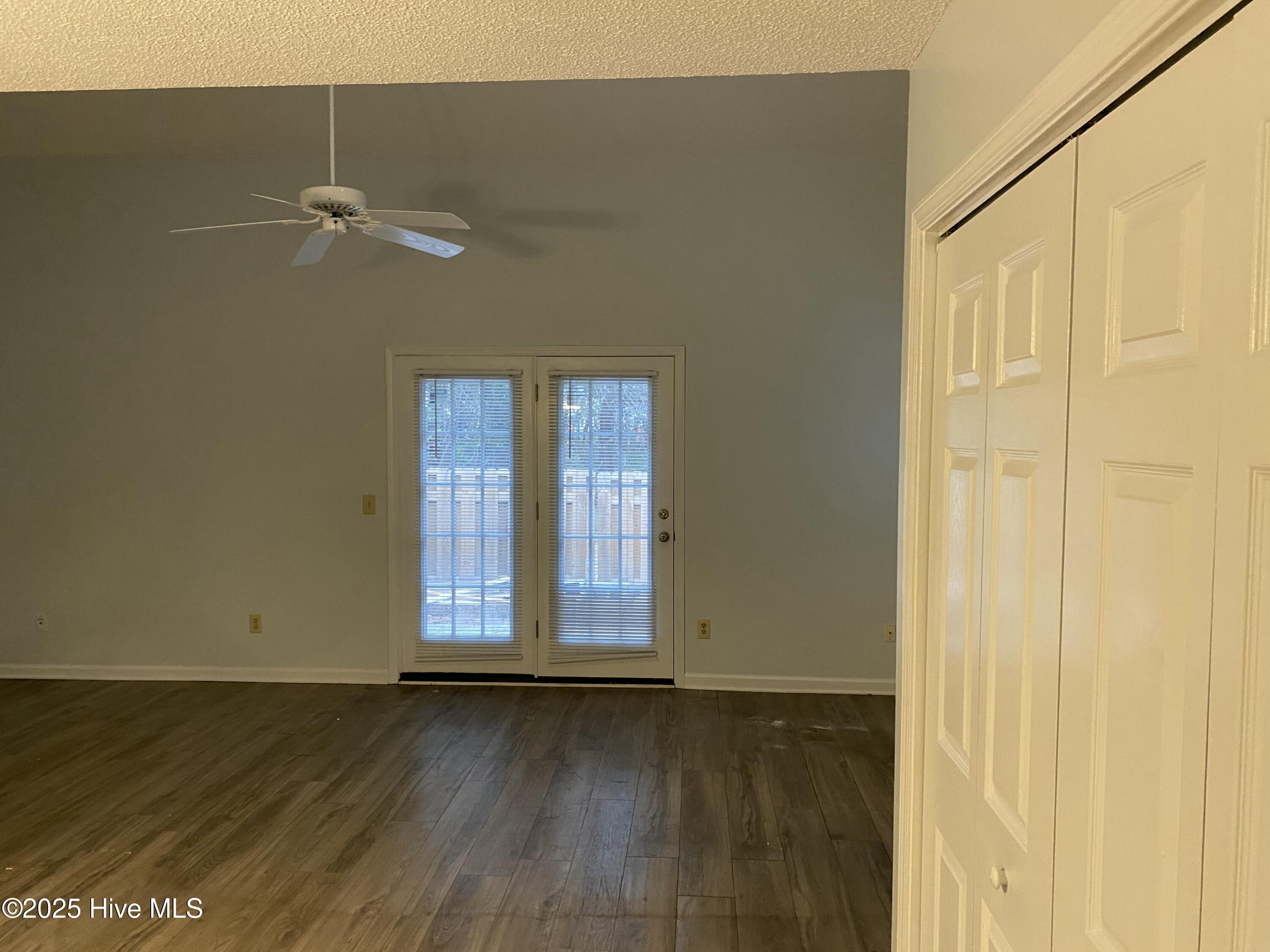 5142 Lamppost Circle Property Photo 10