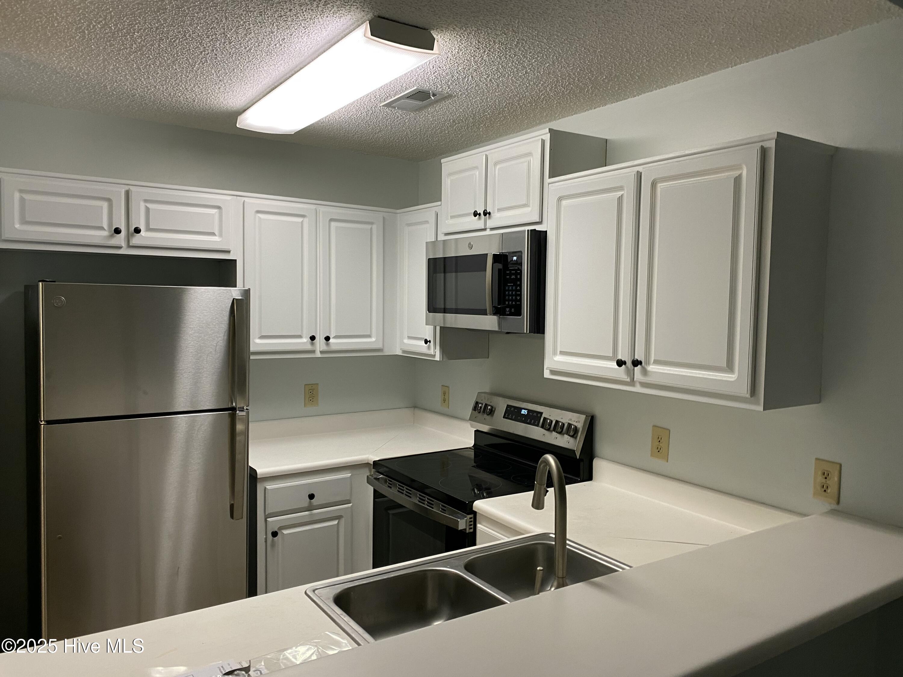 5142 Lamppost Circle Property Photo 14