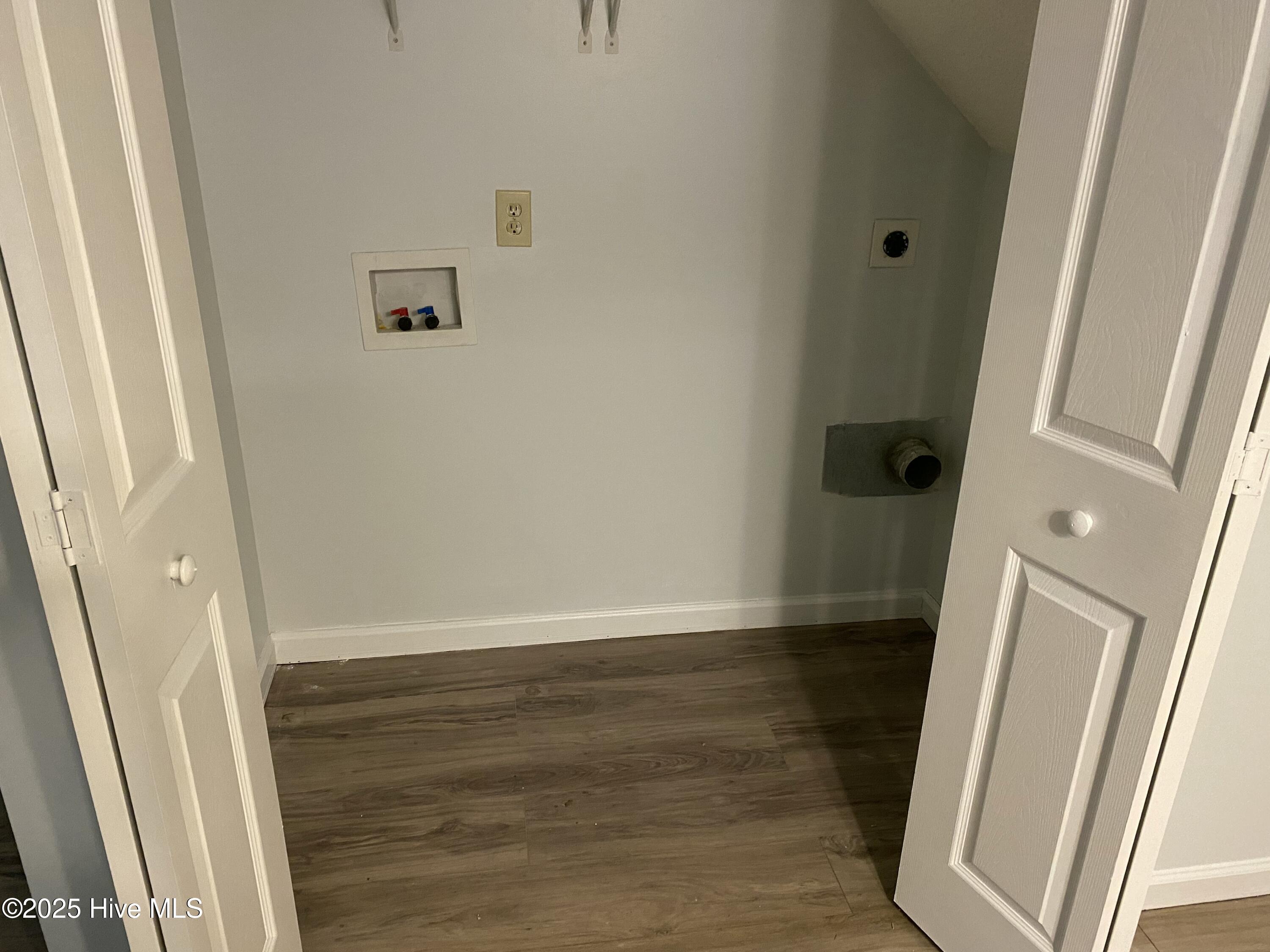5142 Lamppost Circle Property Photo 19