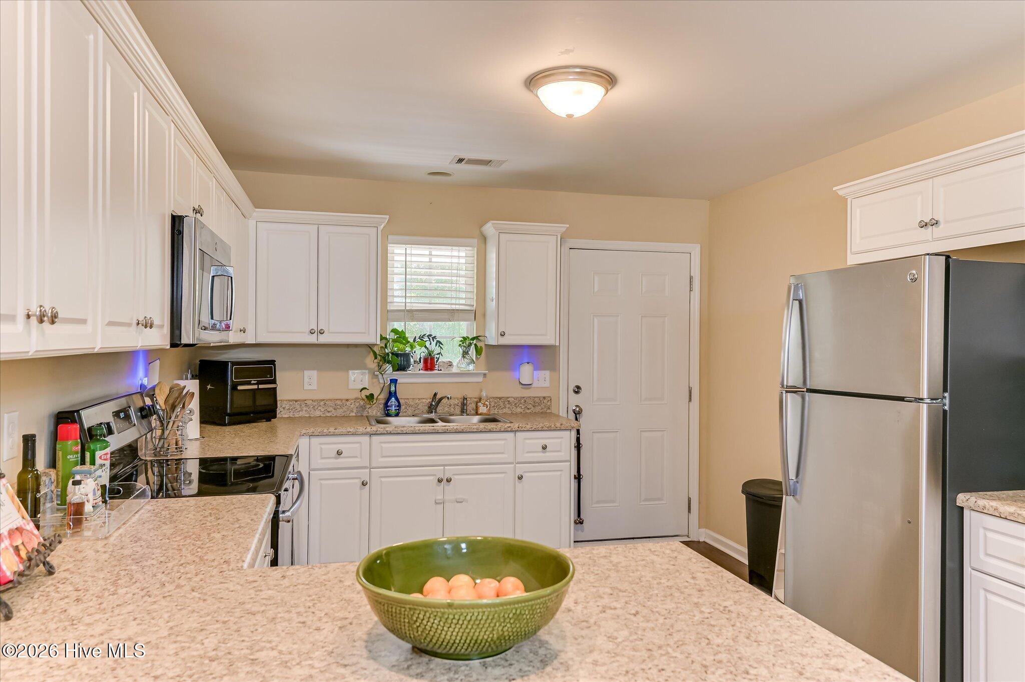 6081 Village West Lane Property Photo 13