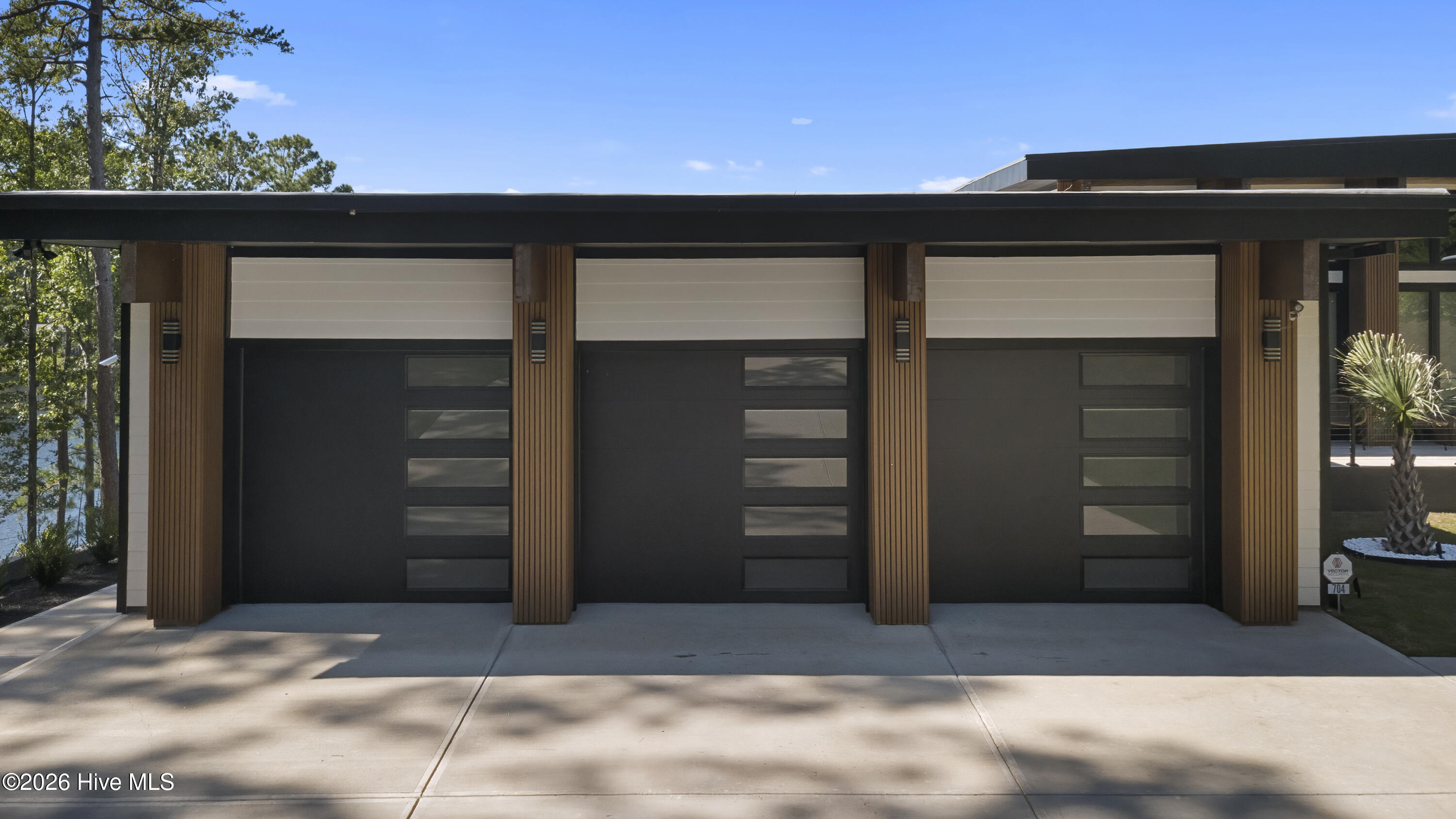 704 Russell Street Property Photo 47
