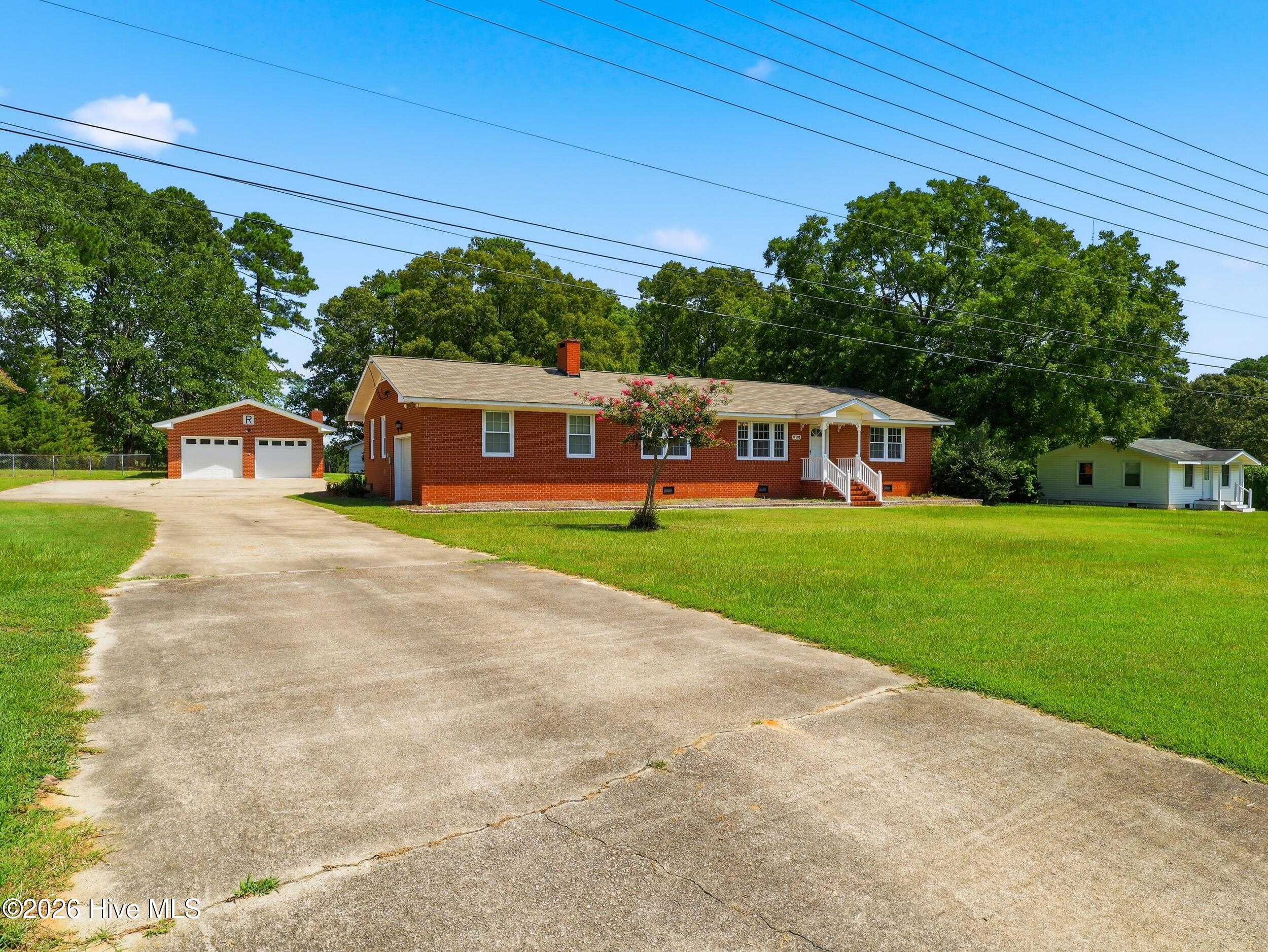 8701 White Oak Road Property Photo 3