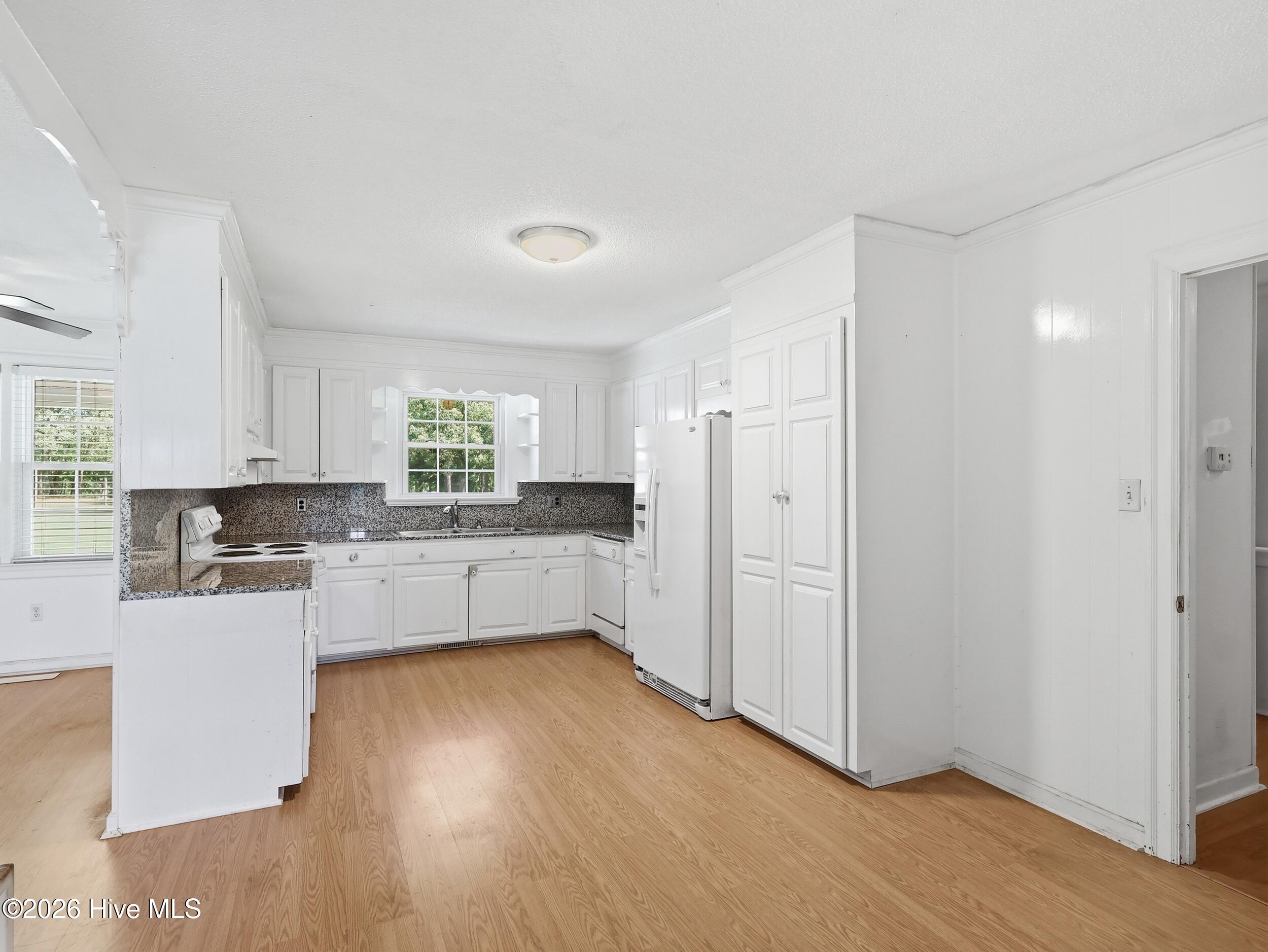 8701 White Oak Road Property Photo 14