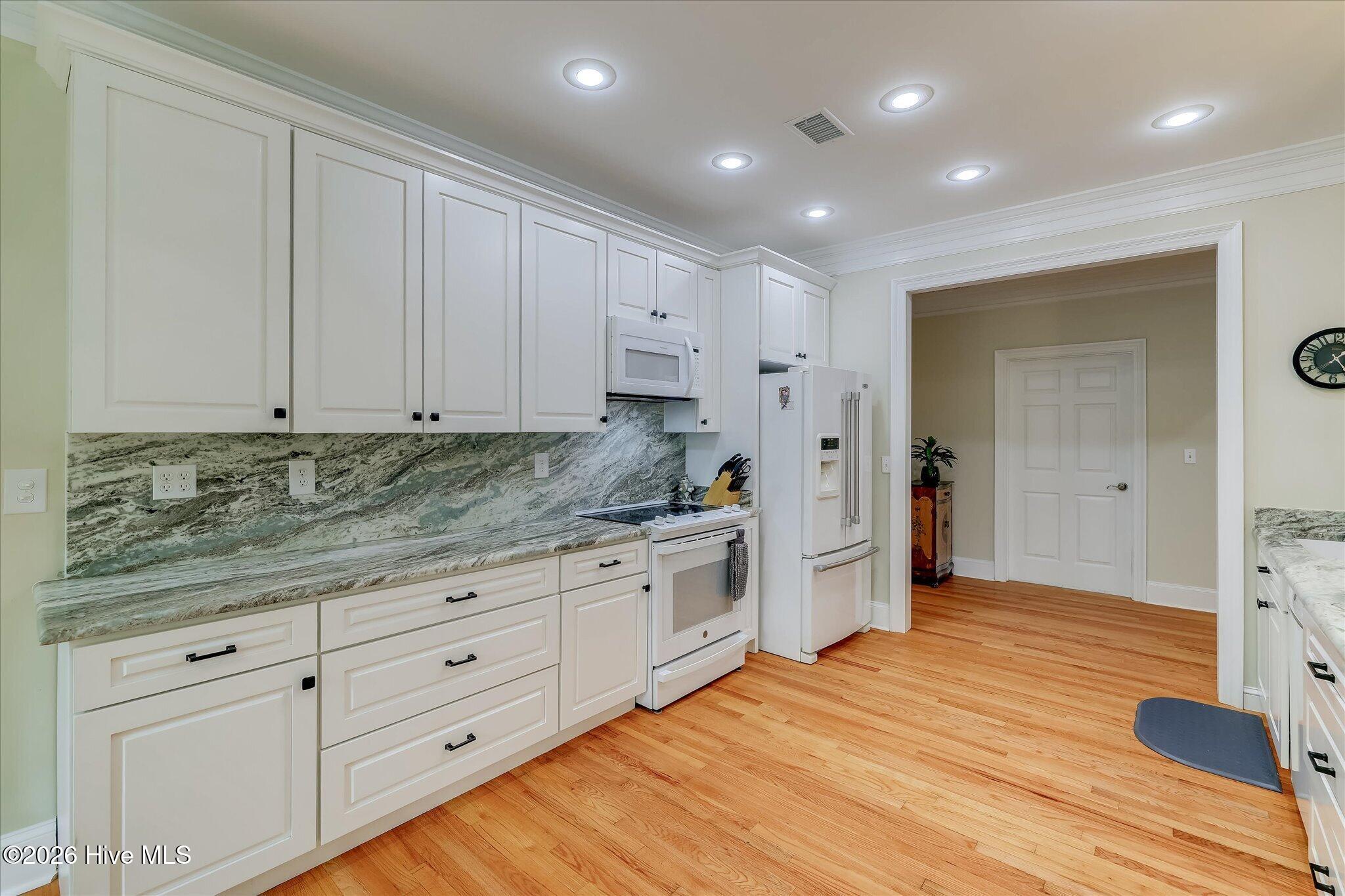 204 Chickadee Court Property Photo 14