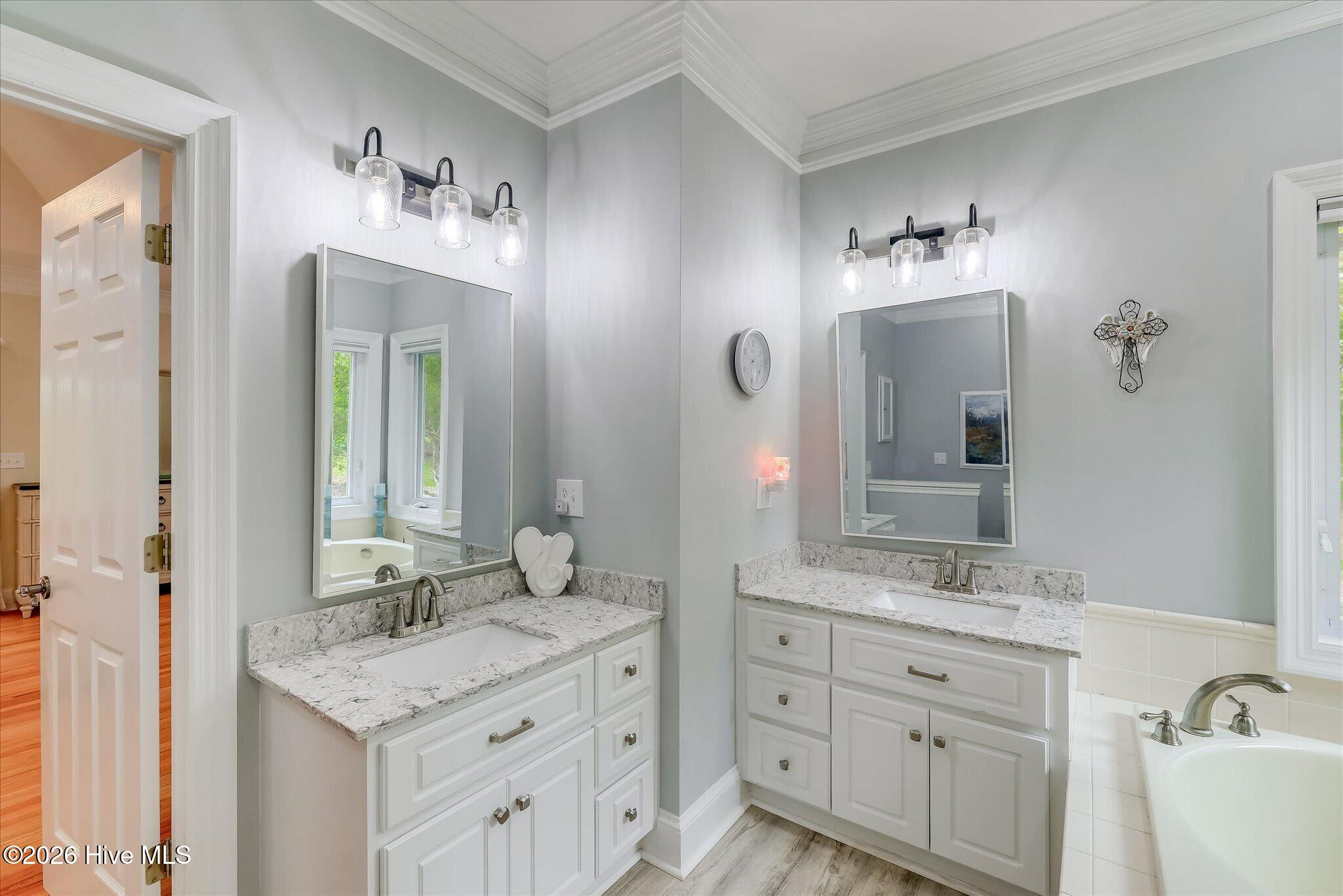 204 Chickadee Court Property Photo 28