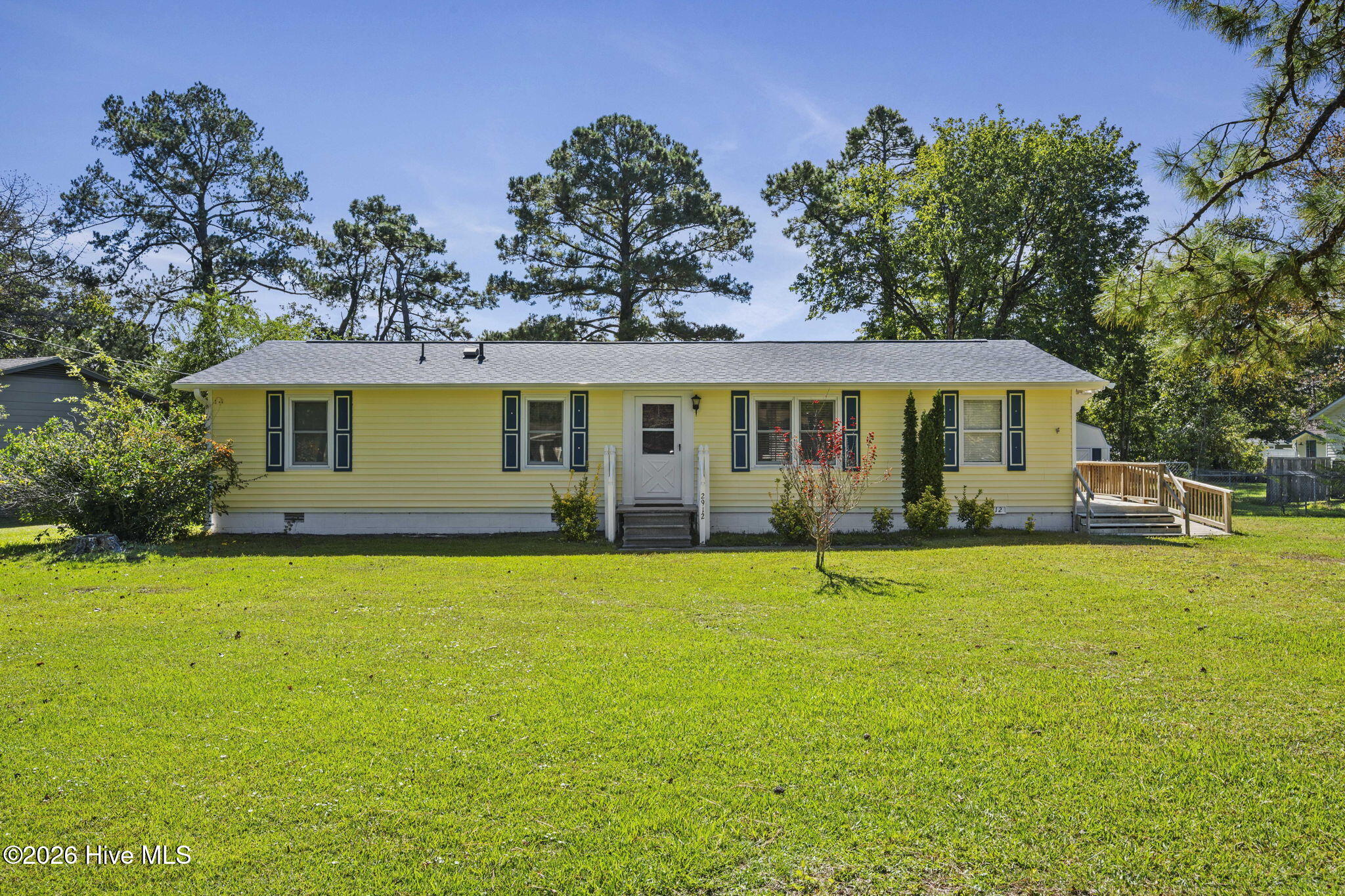 2912 Newport Circle Property Photo 1