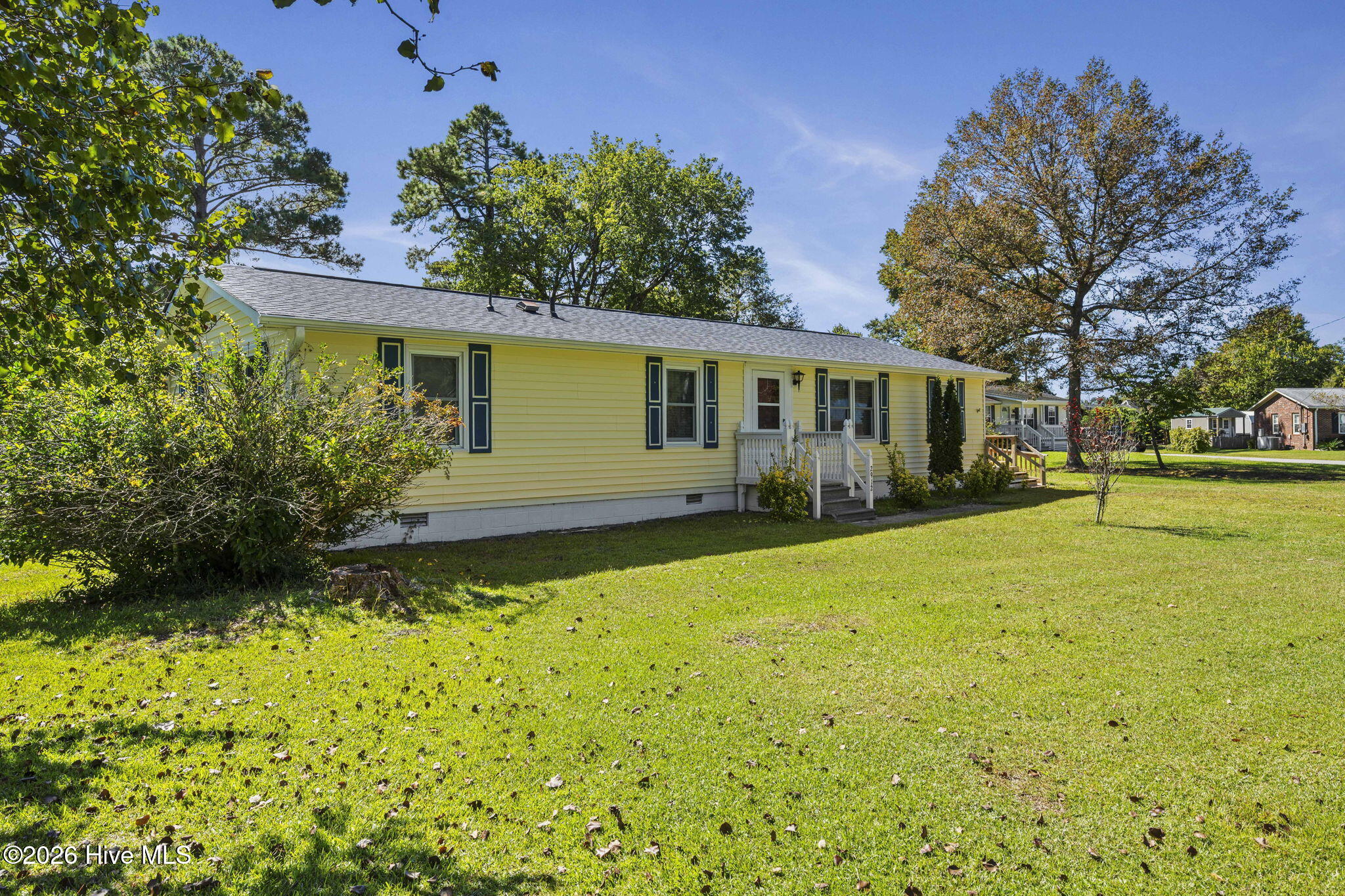 2912 Newport Circle Property Photo 2