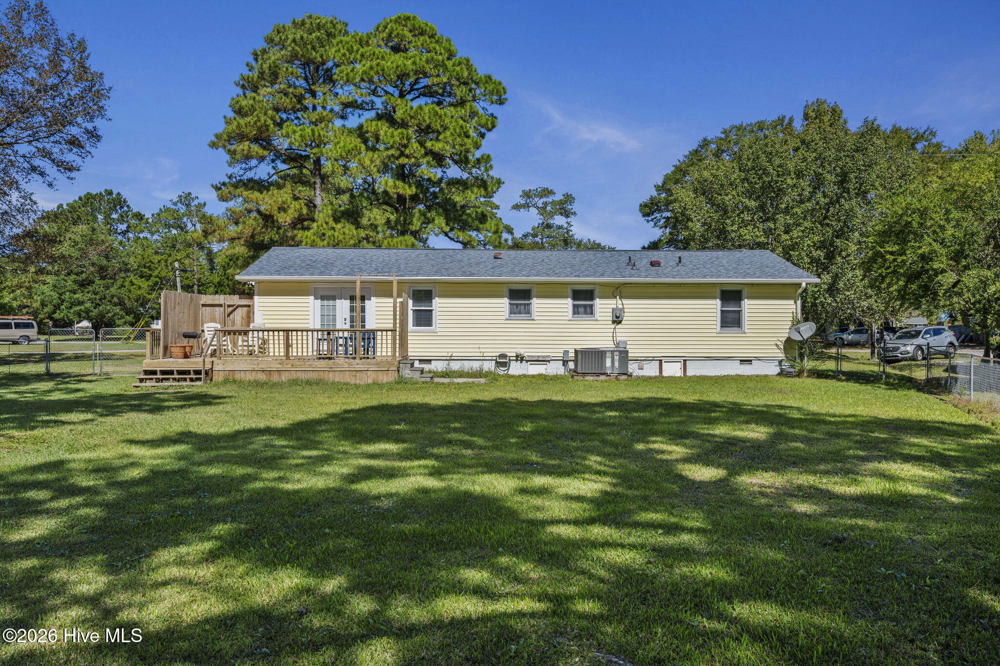 2912 Newport Circle Property Photo 5