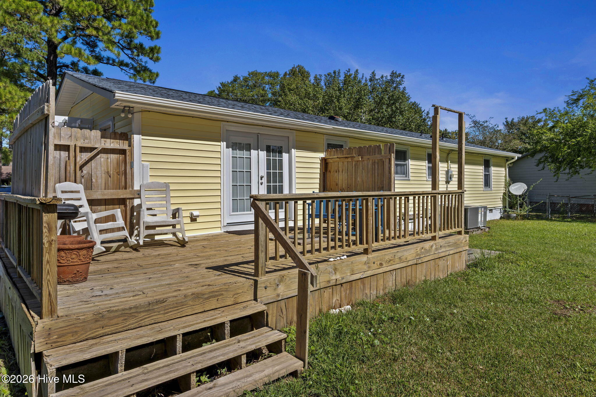 2912 Newport Circle Property Photo 7