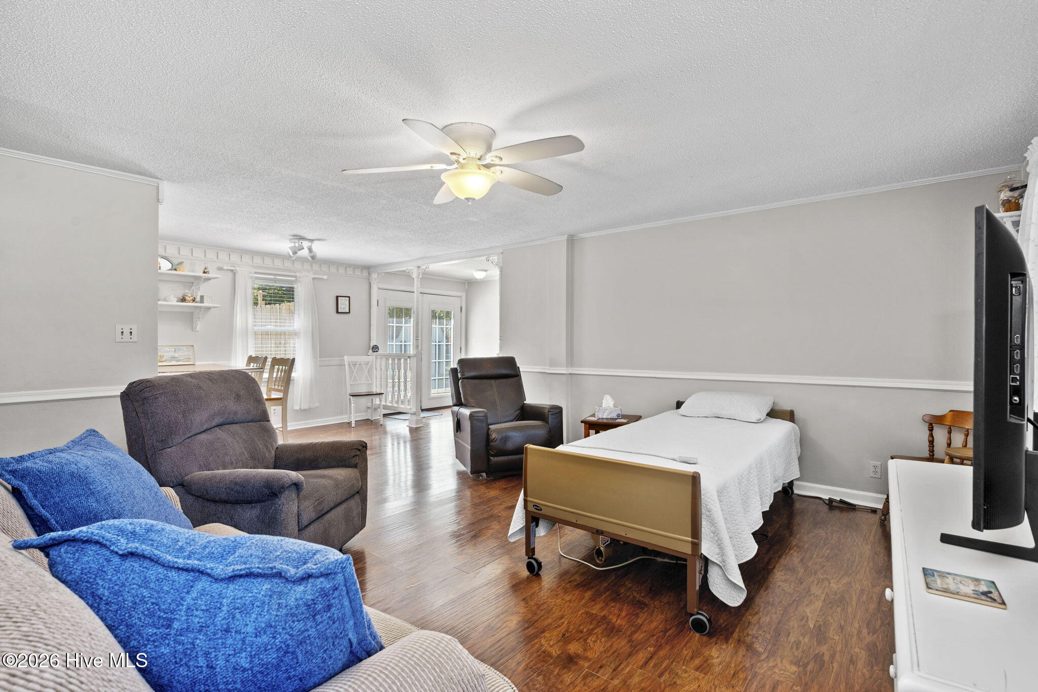 2912 Newport Circle Property Photo 10