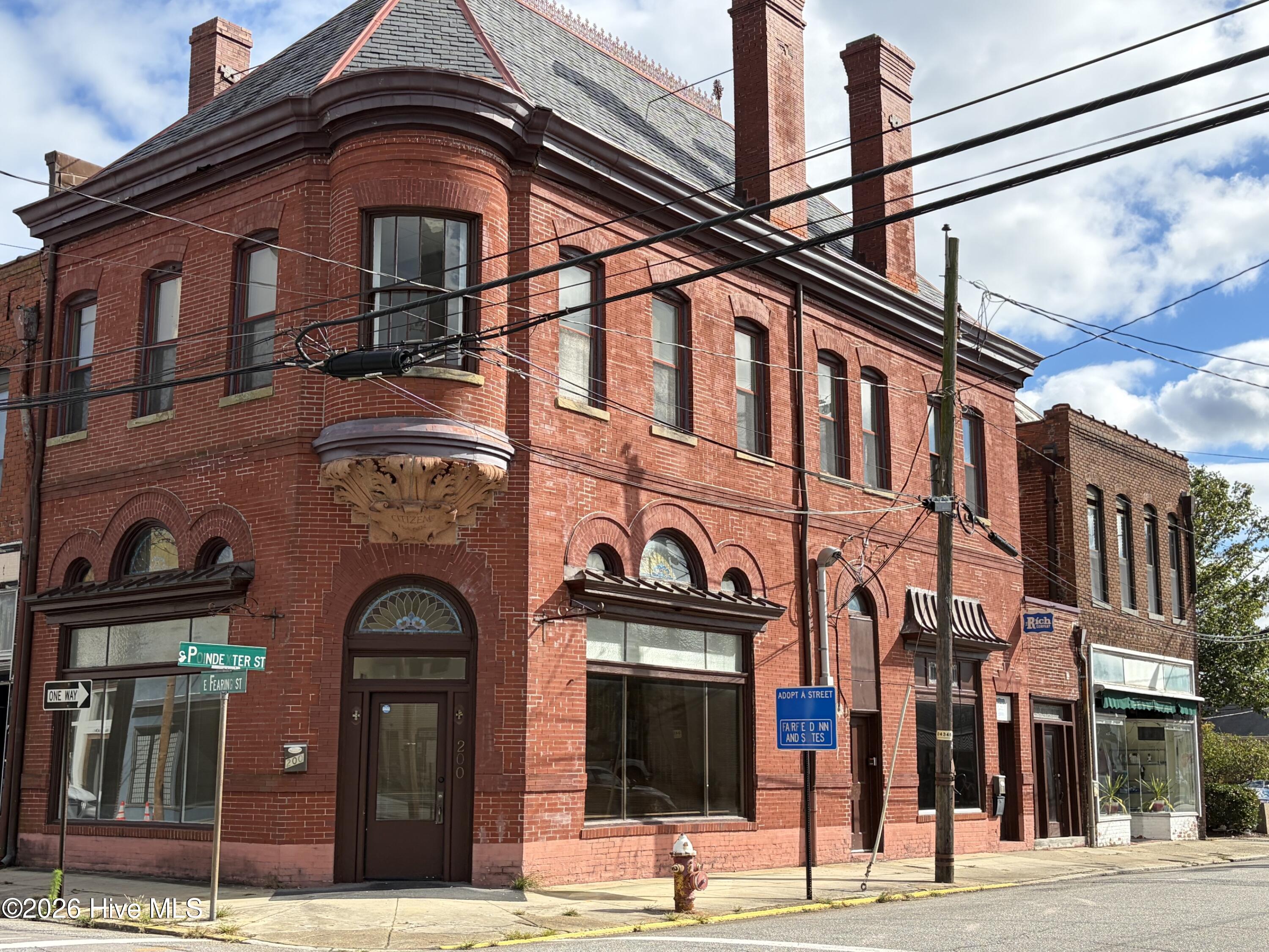 200 S Poindexter Street Property Photo 1
