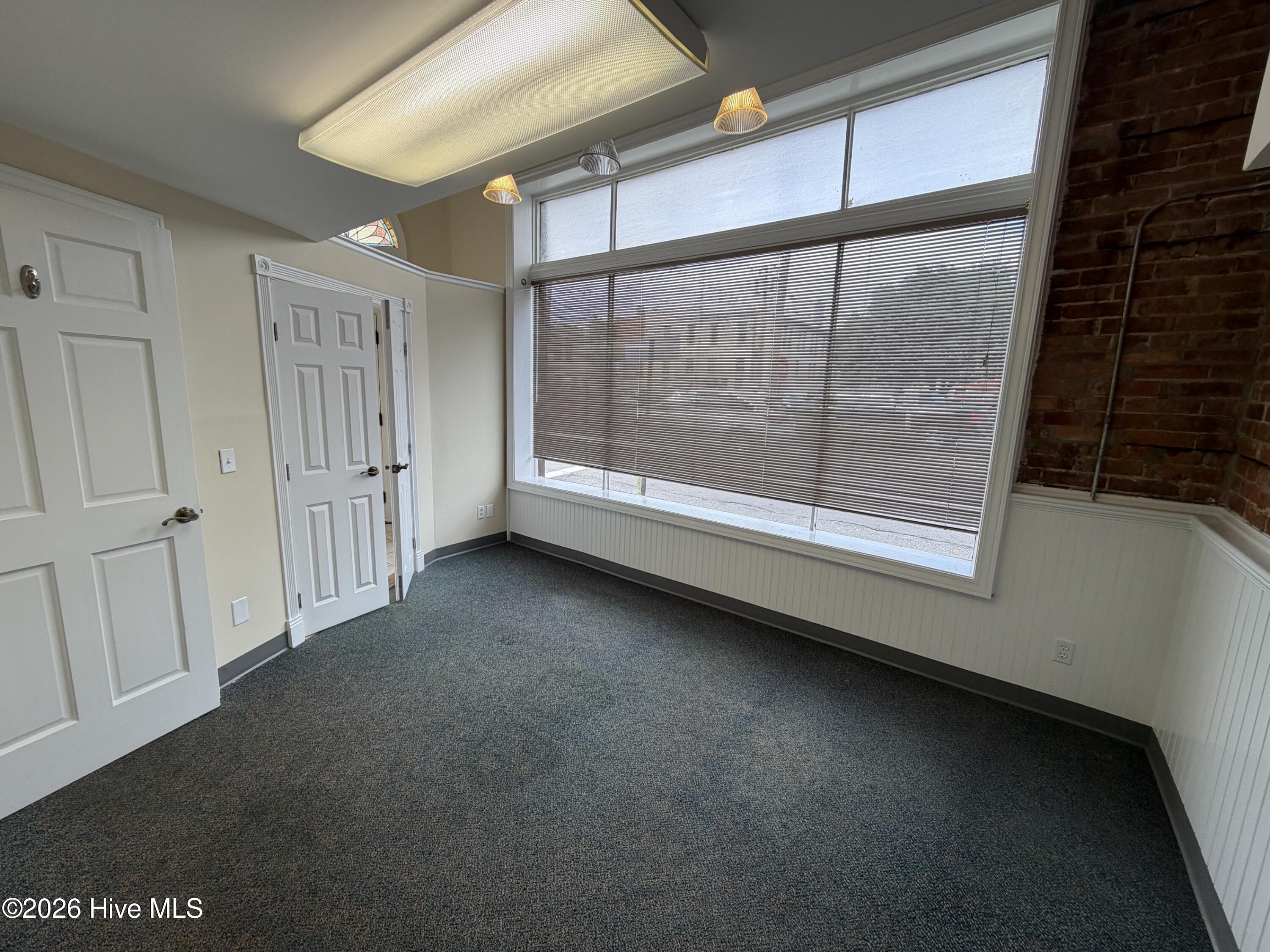 200 S Poindexter Street Property Photo 4