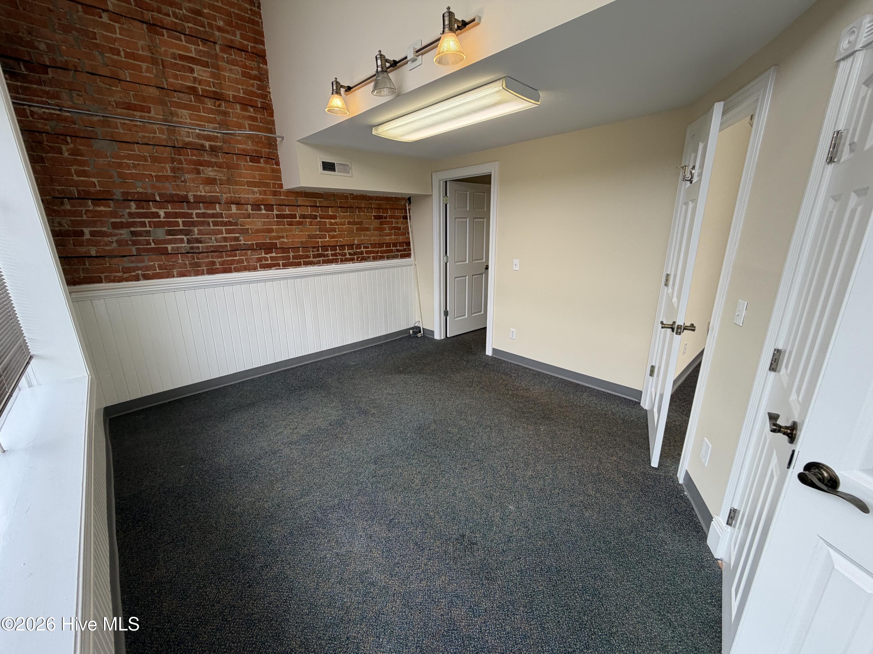 200 S Poindexter Street Property Photo 5