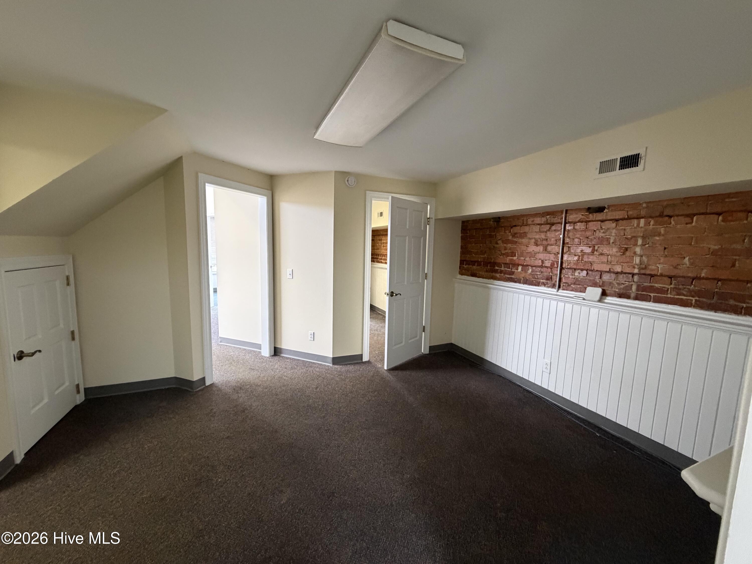 200 S Poindexter Street Property Photo 7