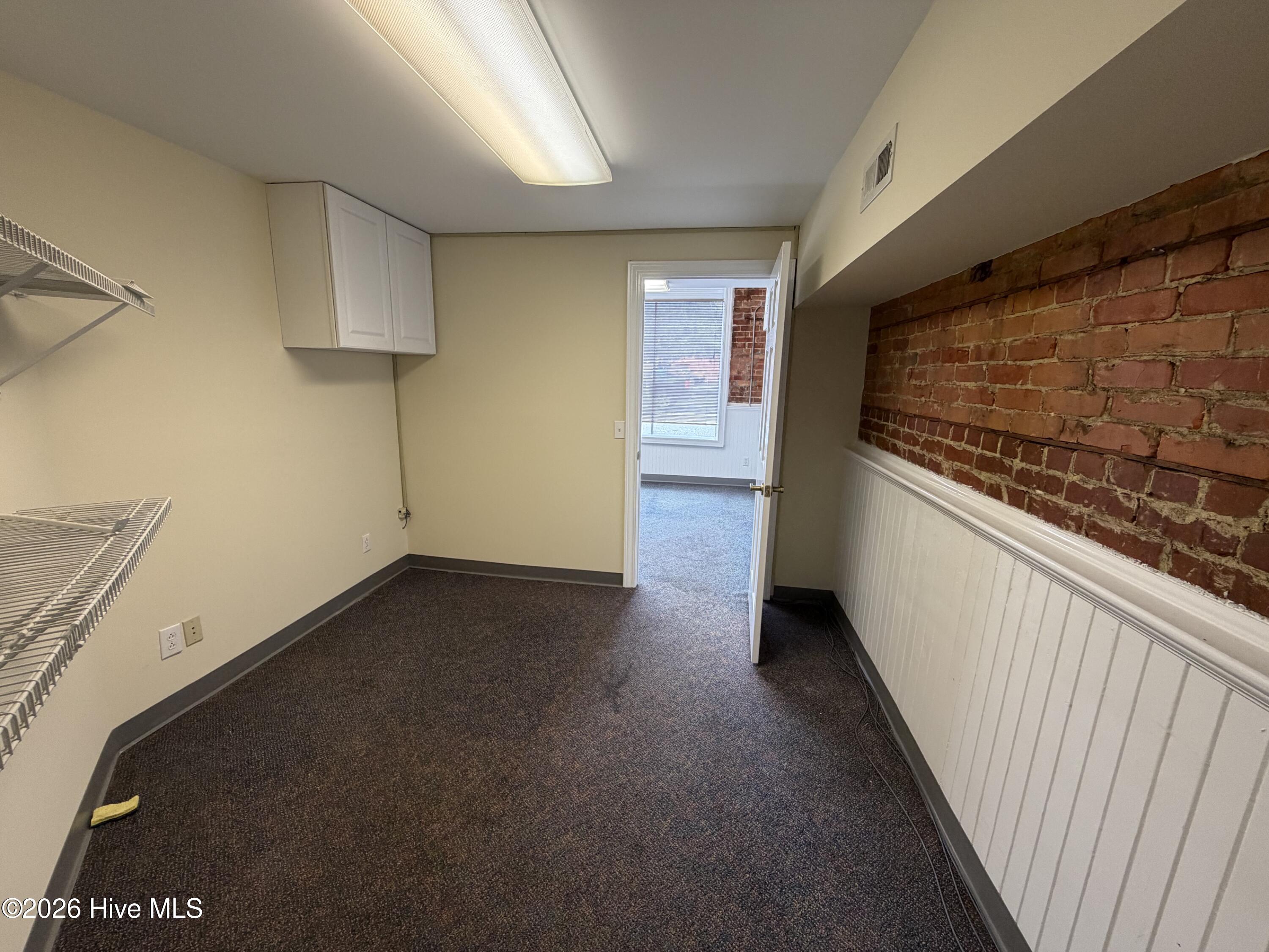 200 S Poindexter Street Property Photo 9