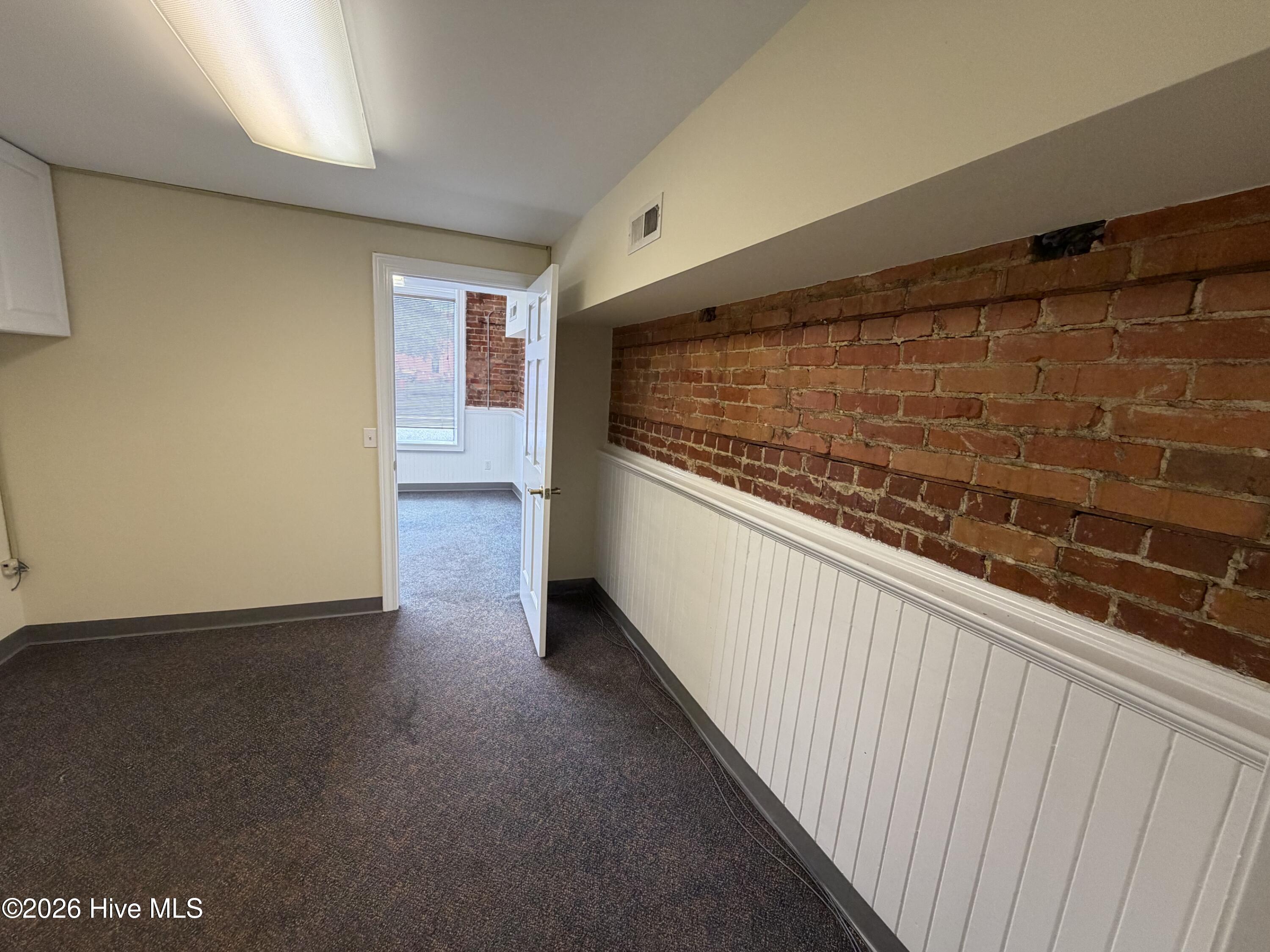 200 S Poindexter Street Property Photo 10