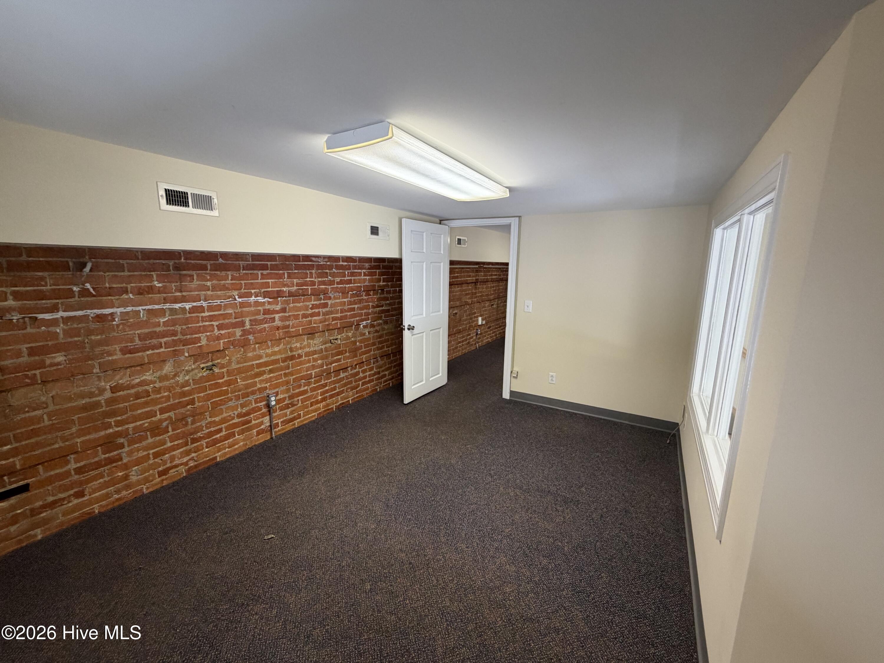 200 S Poindexter Street Property Photo 18
