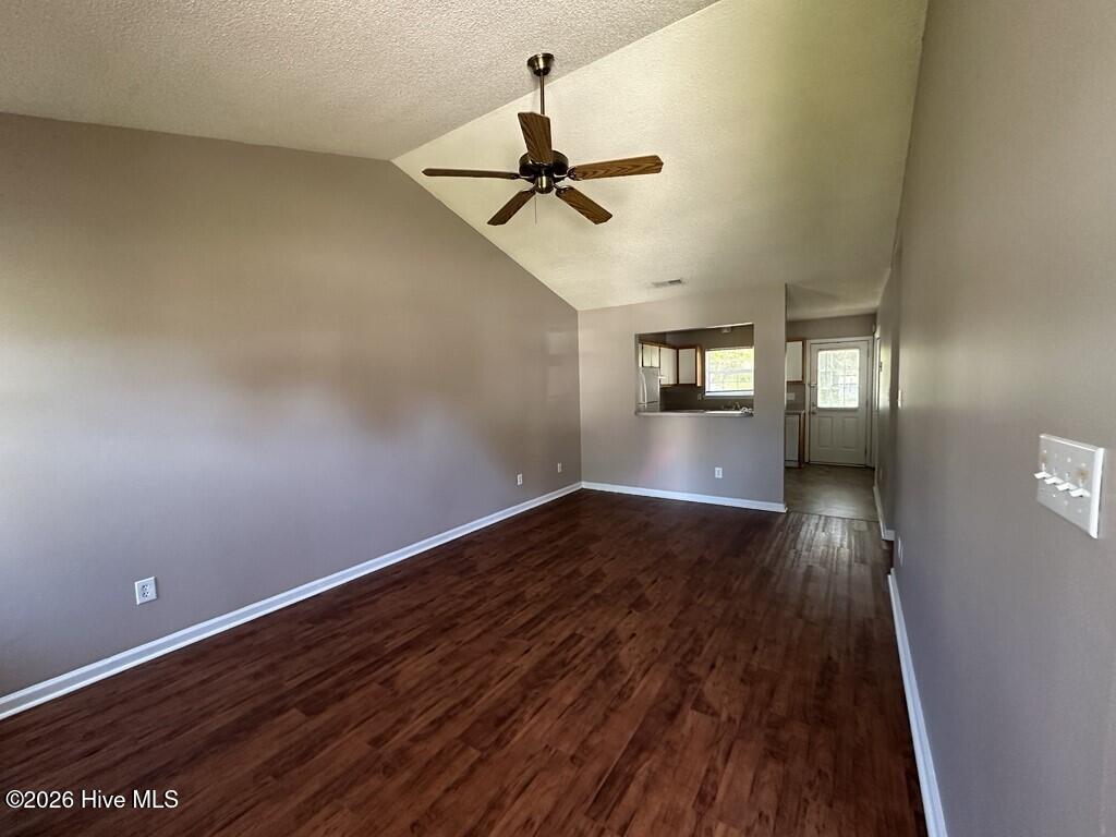204 Live Oak Court Property Photo 2