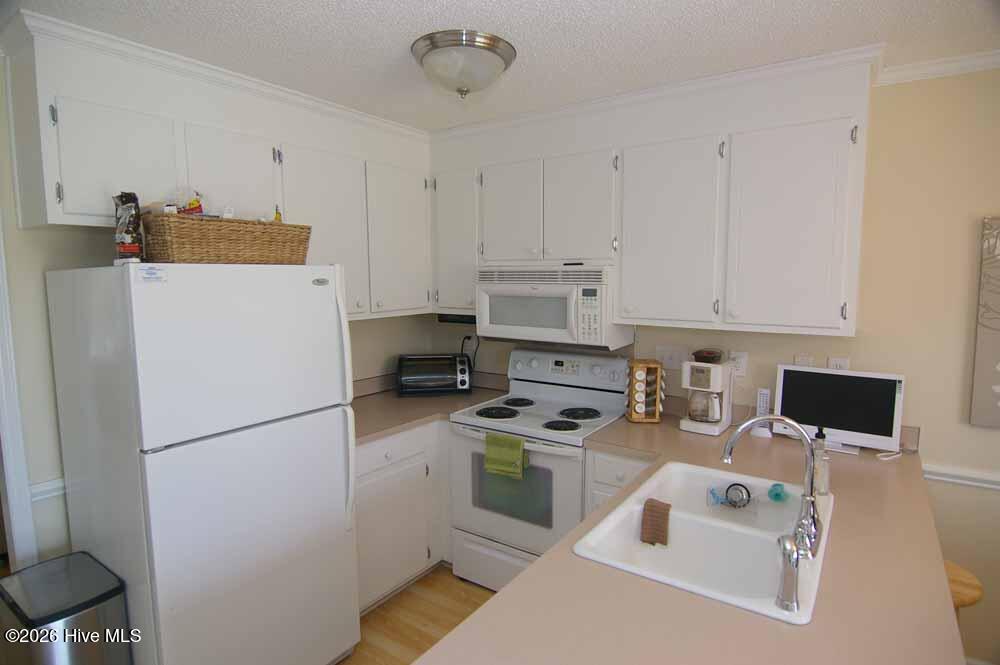 220 Lake Road B Property Photo 4