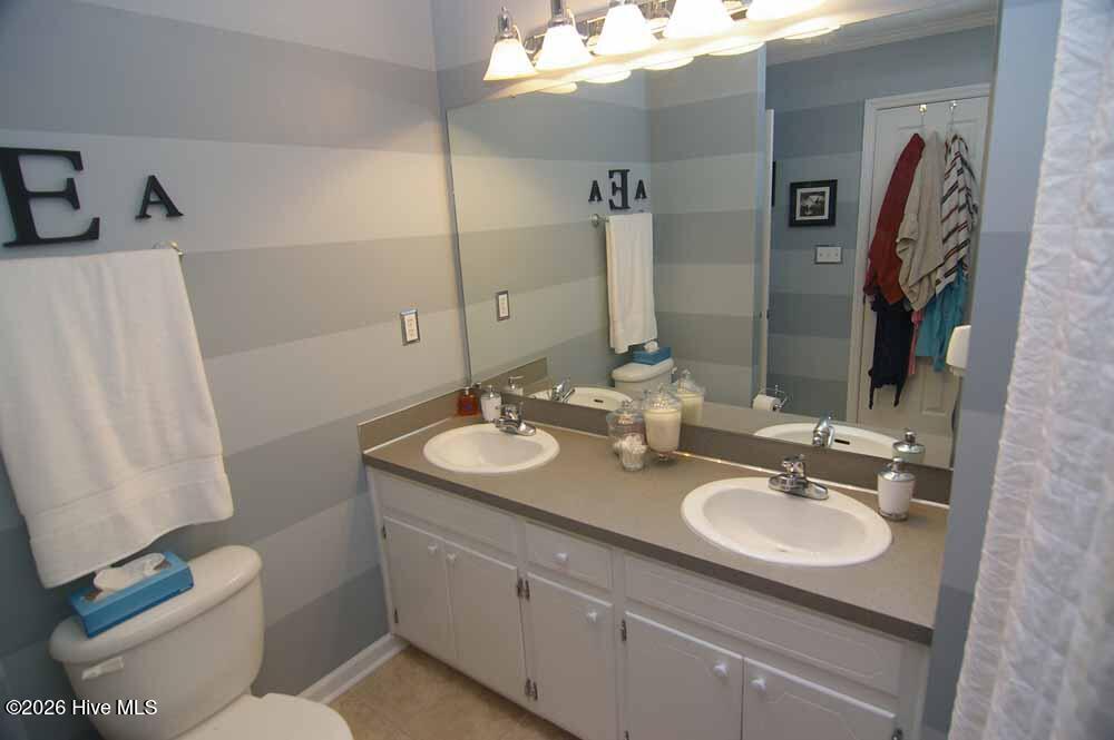 220 Lake Road B Property Photo 9