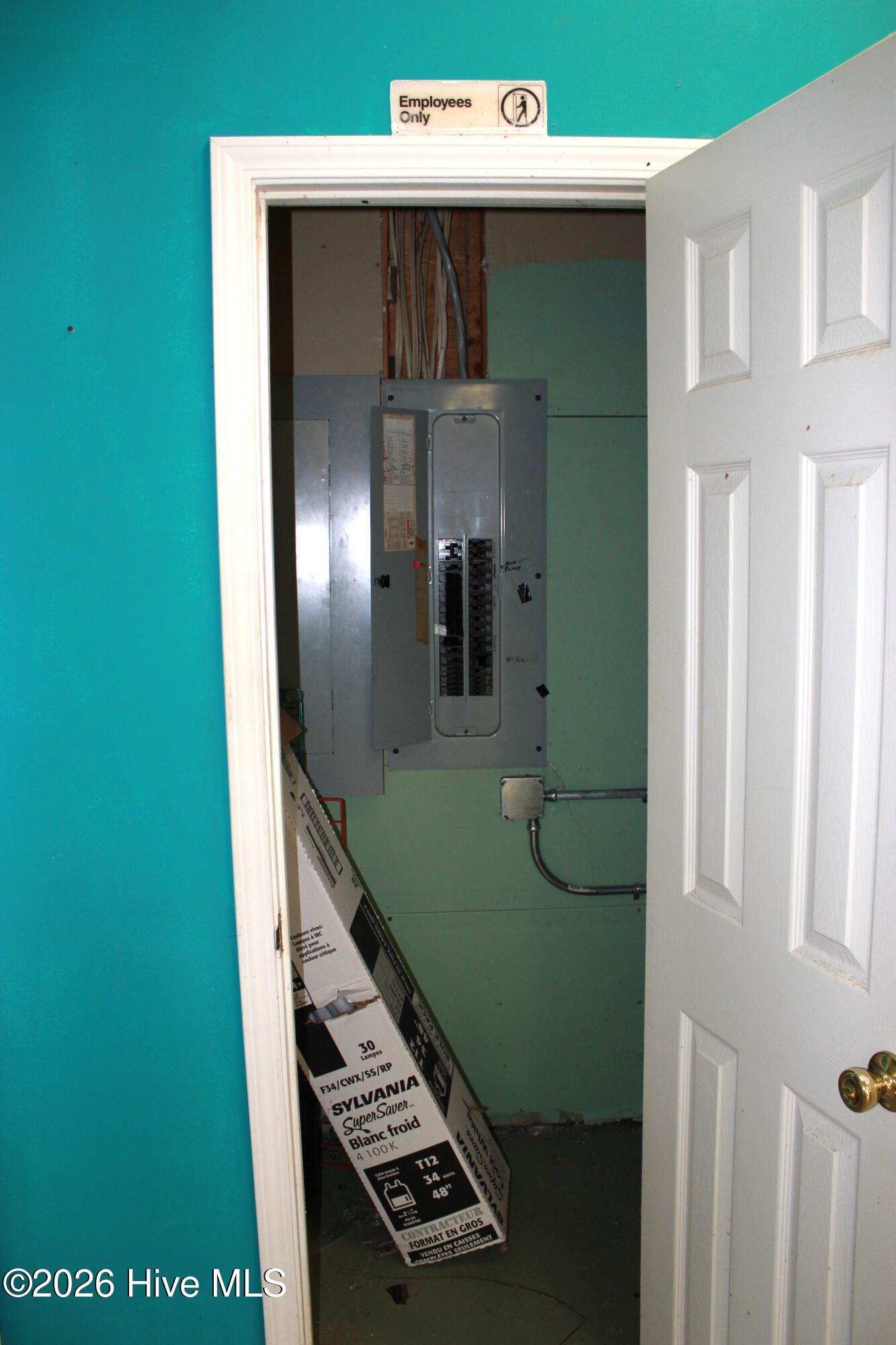 684 Nine Foot Road Property Photo 8