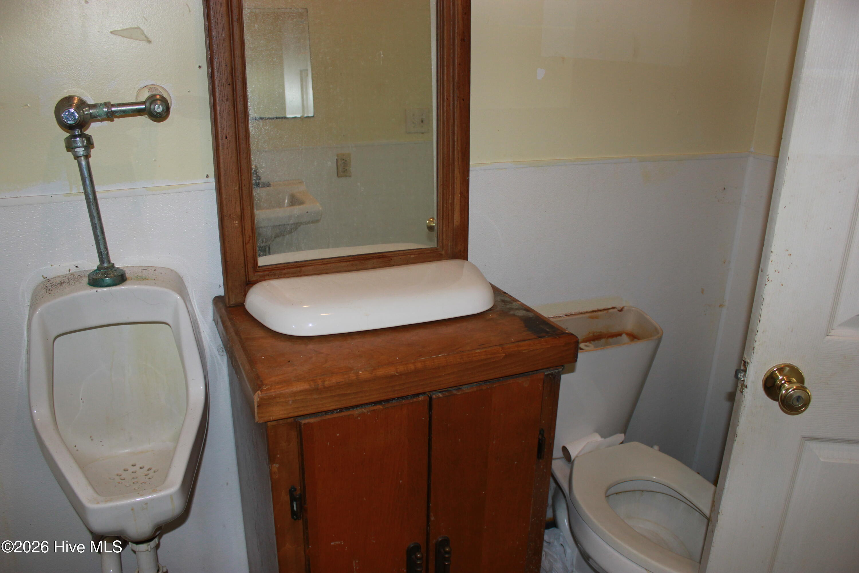 684 Nine Foot Road Property Photo 9
