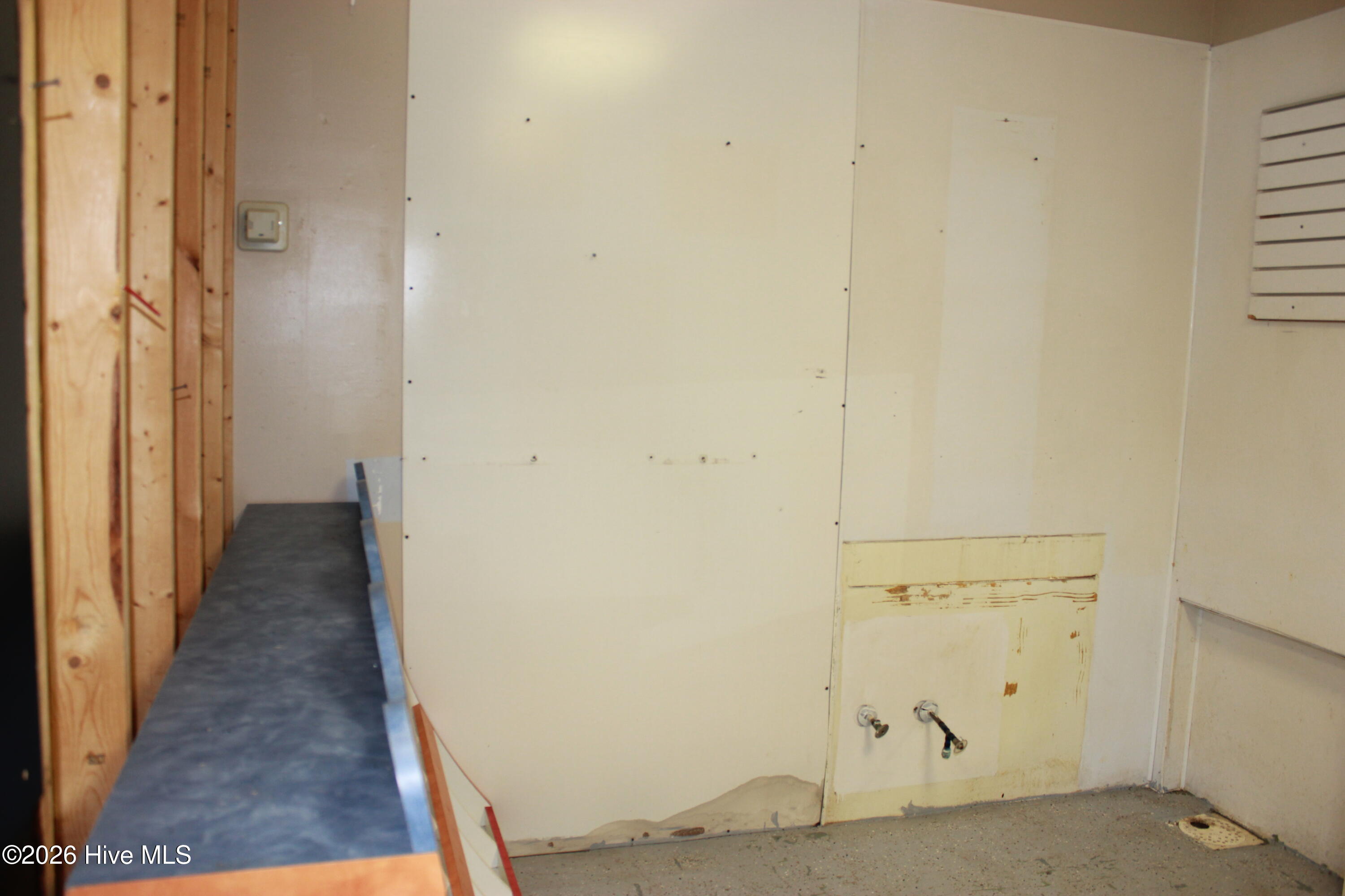 684 Nine Foot Road Property Photo 13