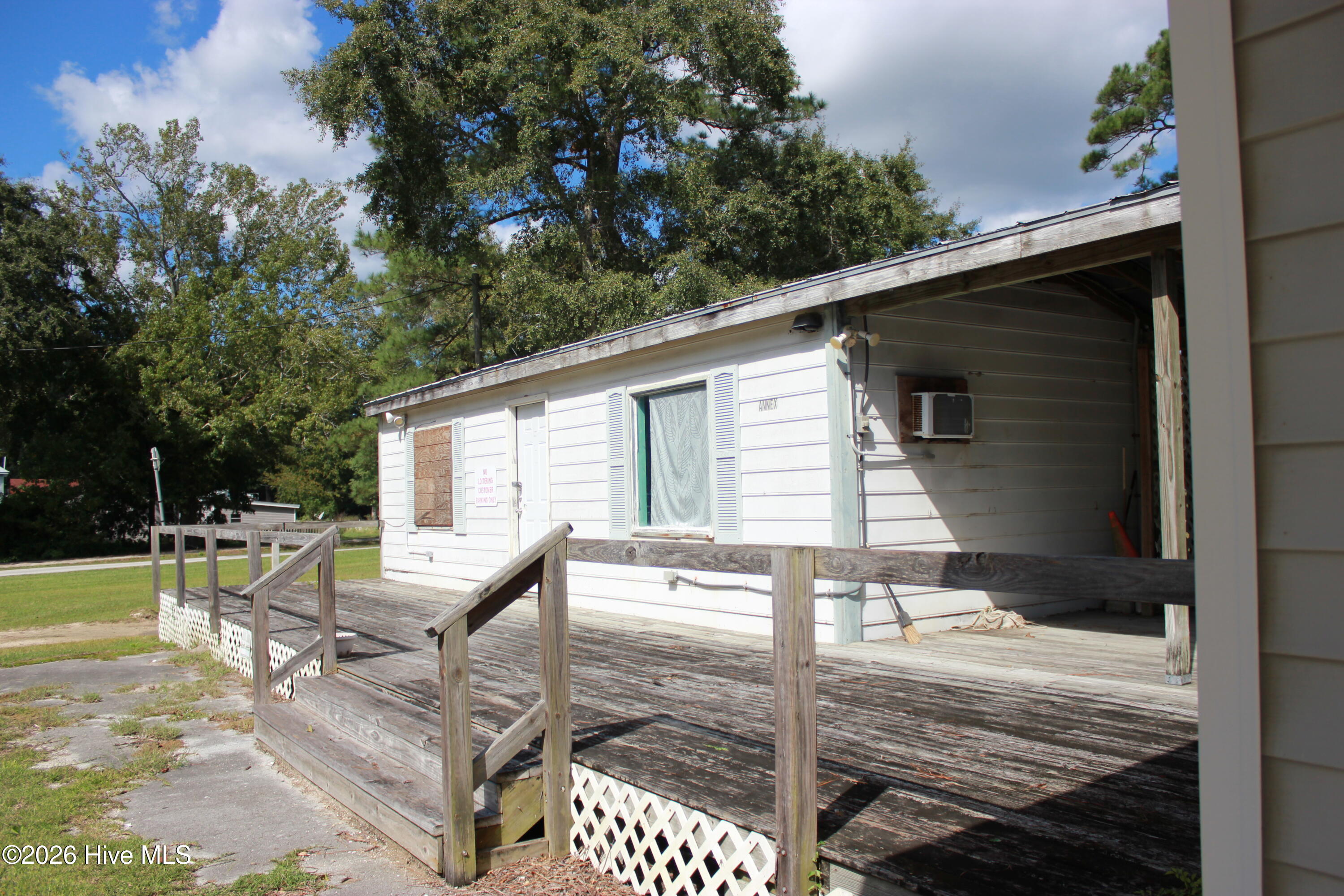 684 Nine Foot Road Property Photo 17