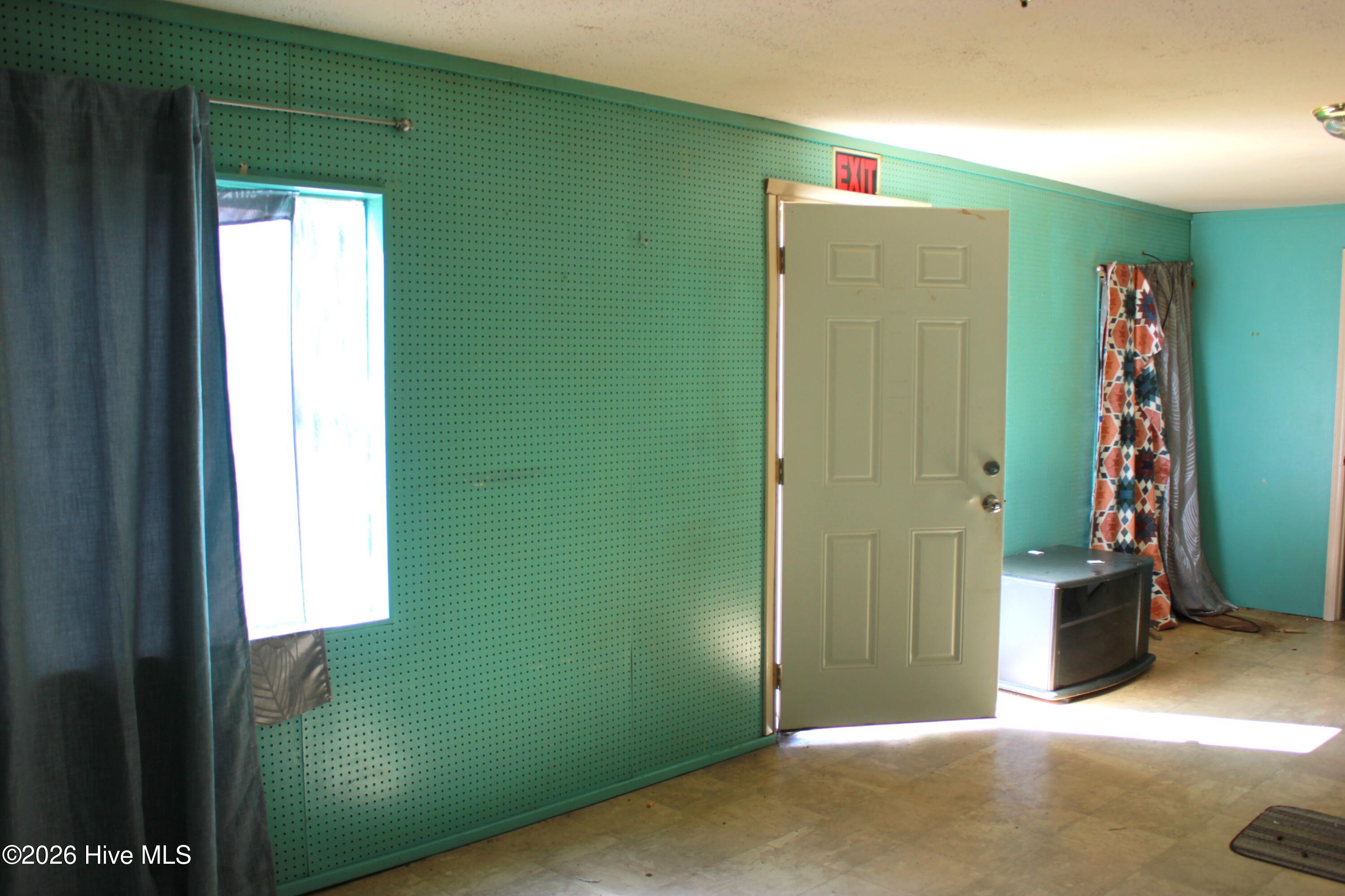 684 Nine Foot Road Property Photo 23