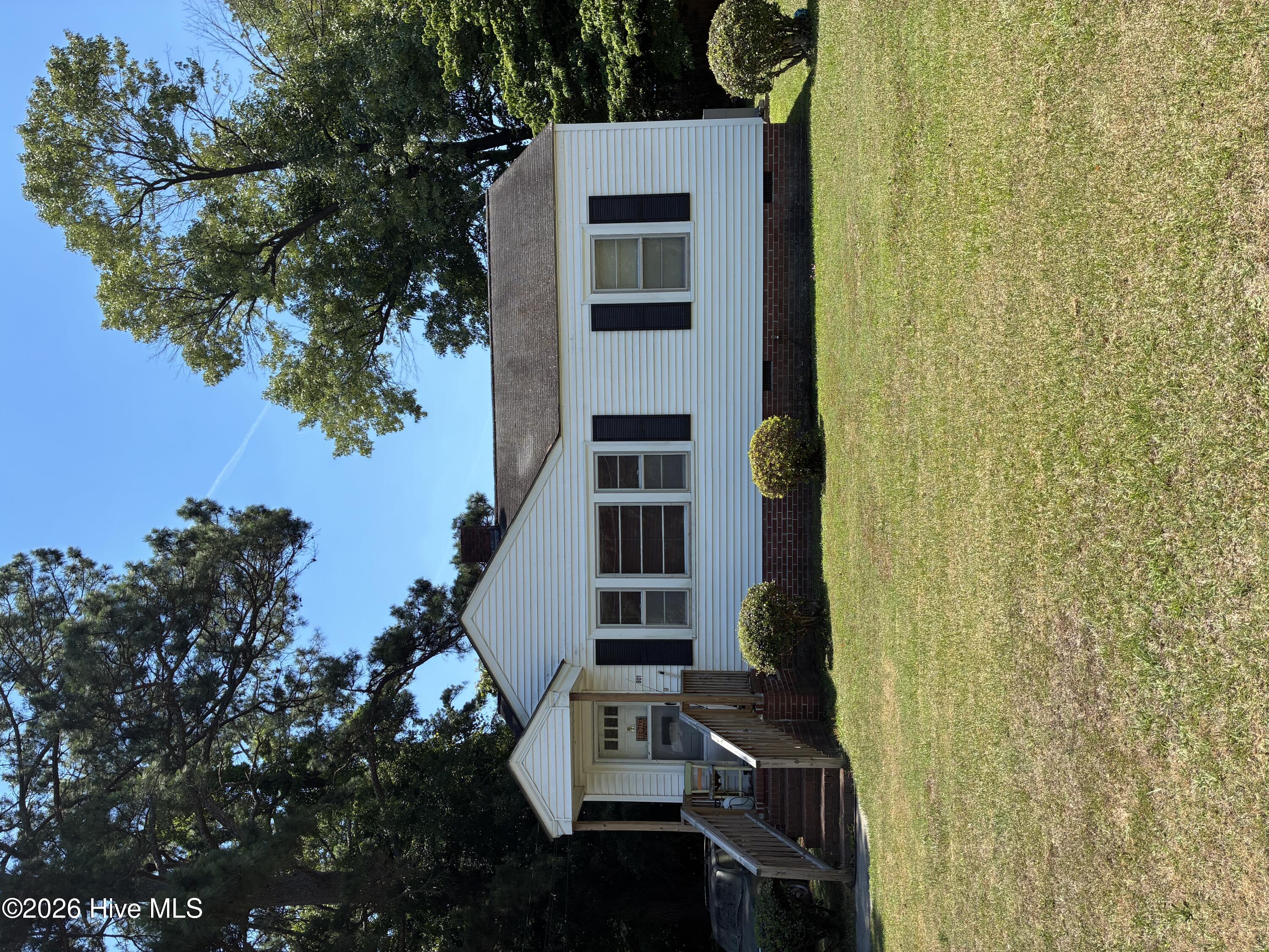 801 Libby Street W Property Photo 1