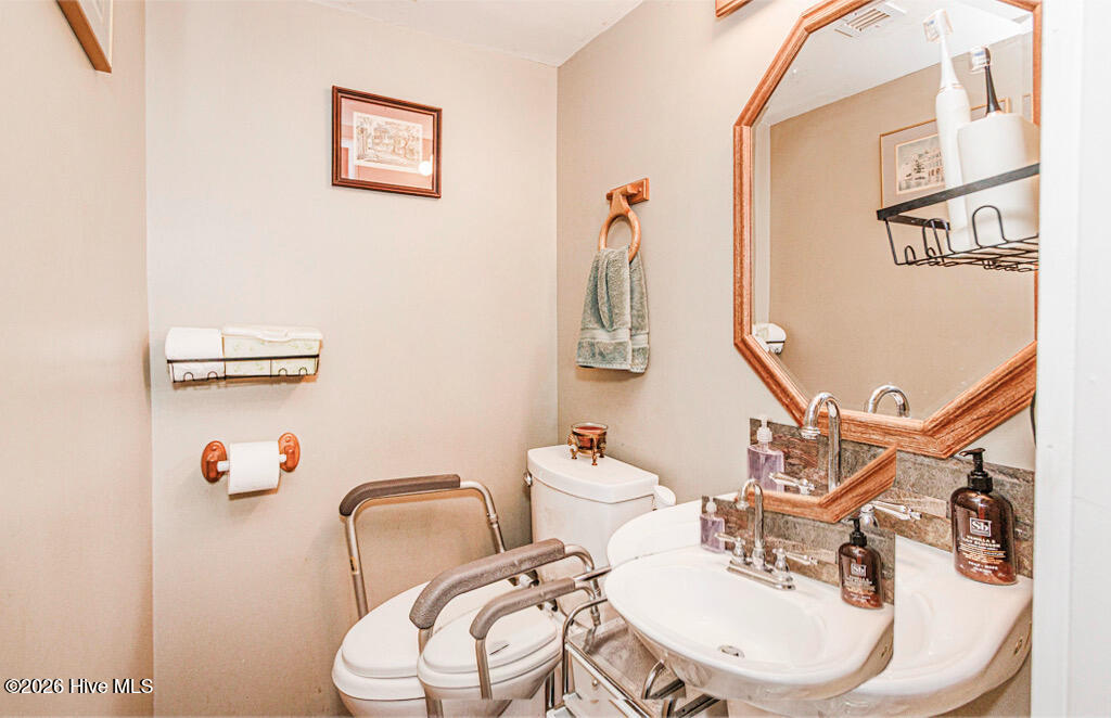 3001 Askew Road Property Photo 14