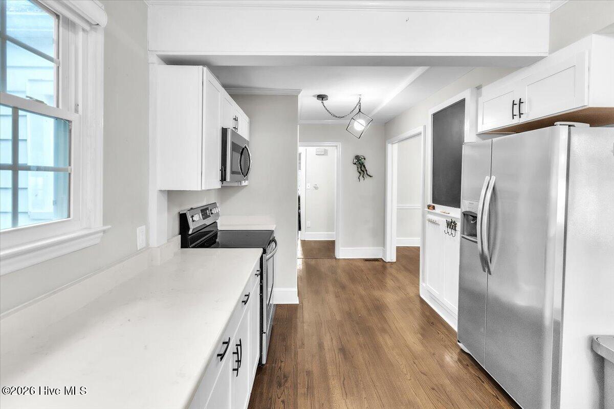 812 Fort Totten Drive Property Photo 3