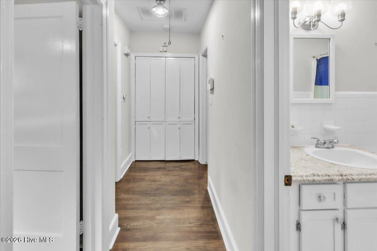 812 Fort Totten Drive Property Photo 28