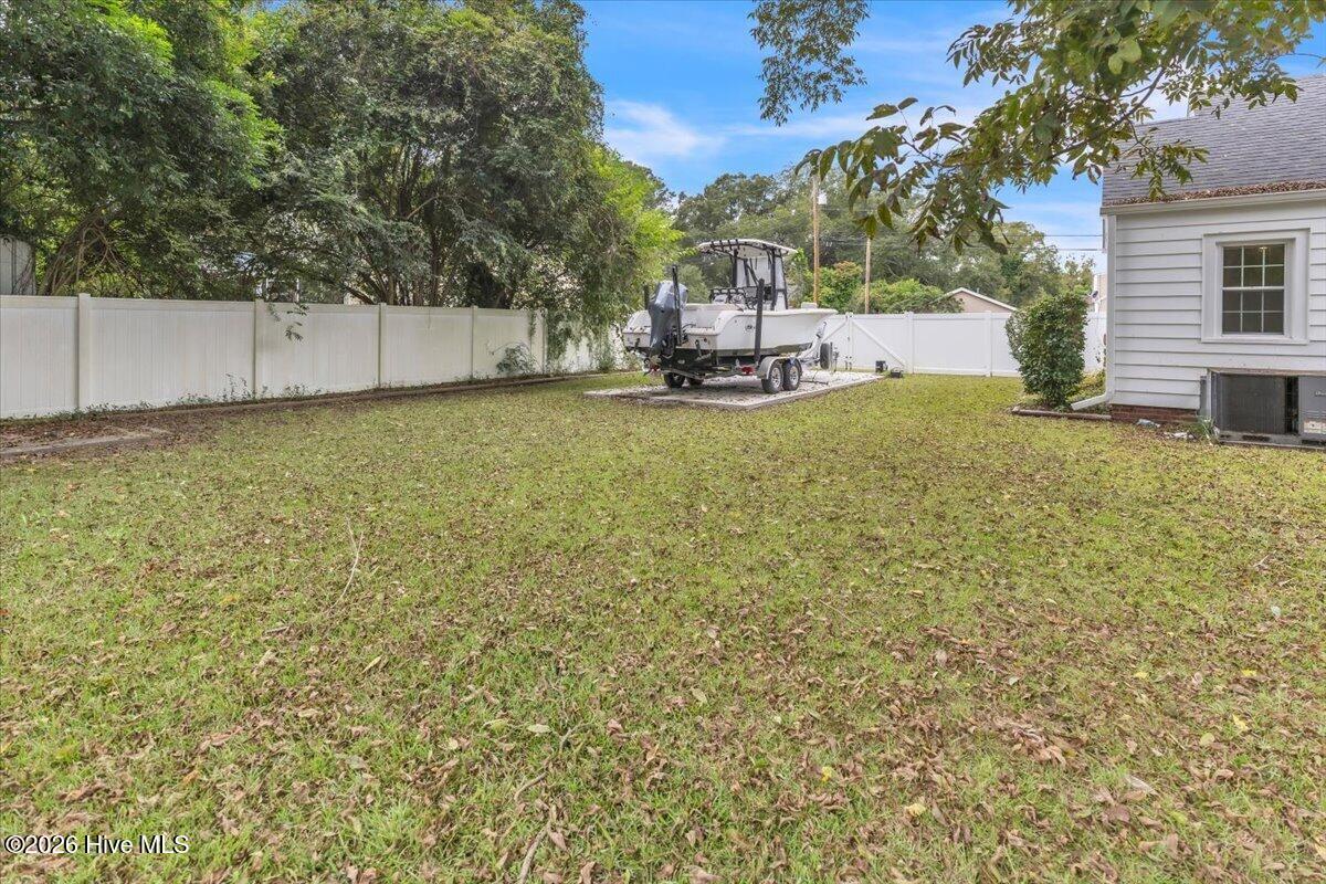 812 Fort Totten Drive Property Photo 34