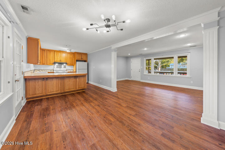 303 Midyette Street C13 Property Photo 14