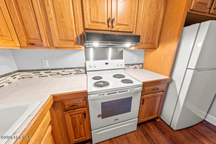 303 Midyette Street C13 Property Photo 18