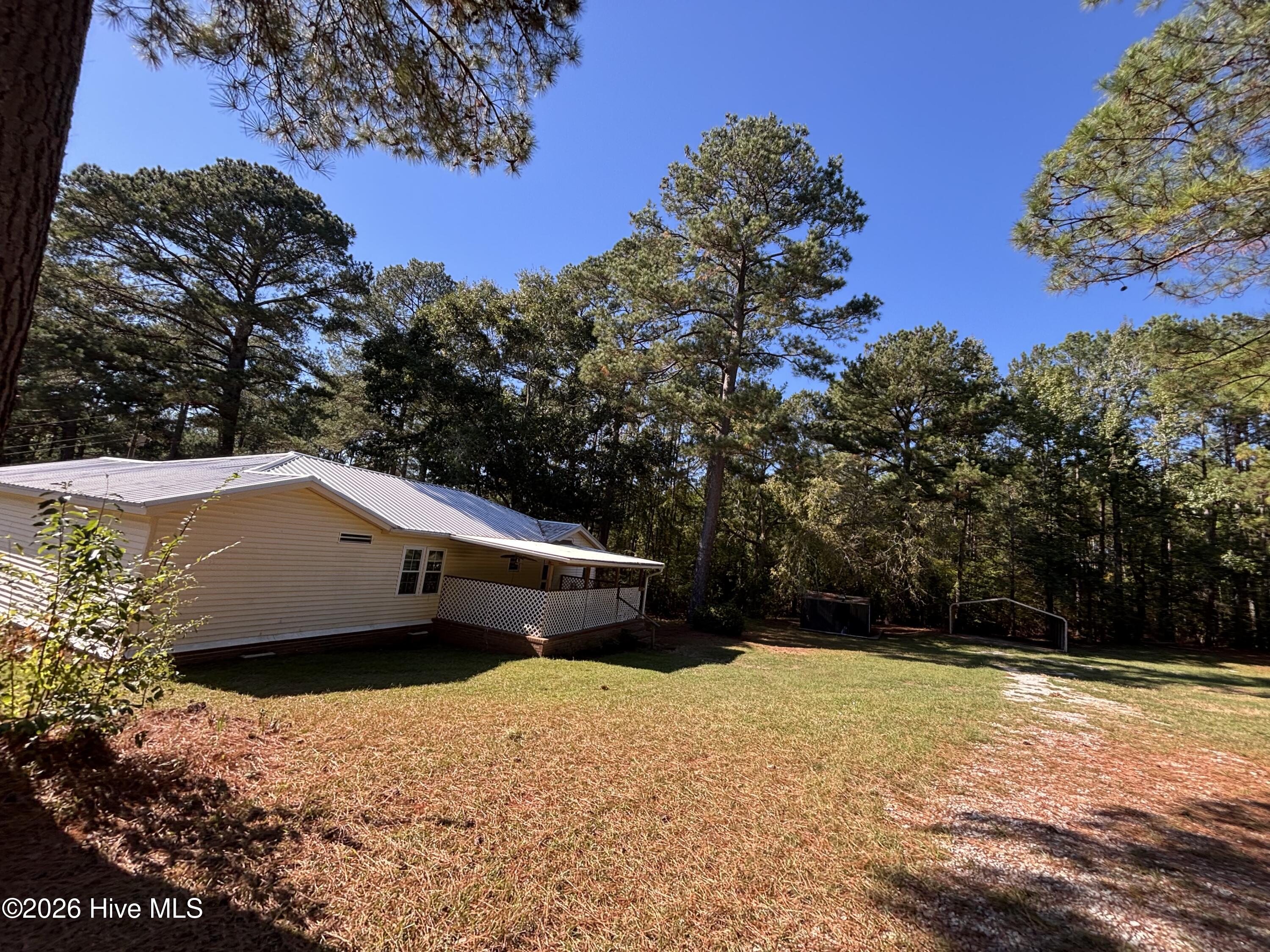 1640 Oakwood Road B Property Photo 17