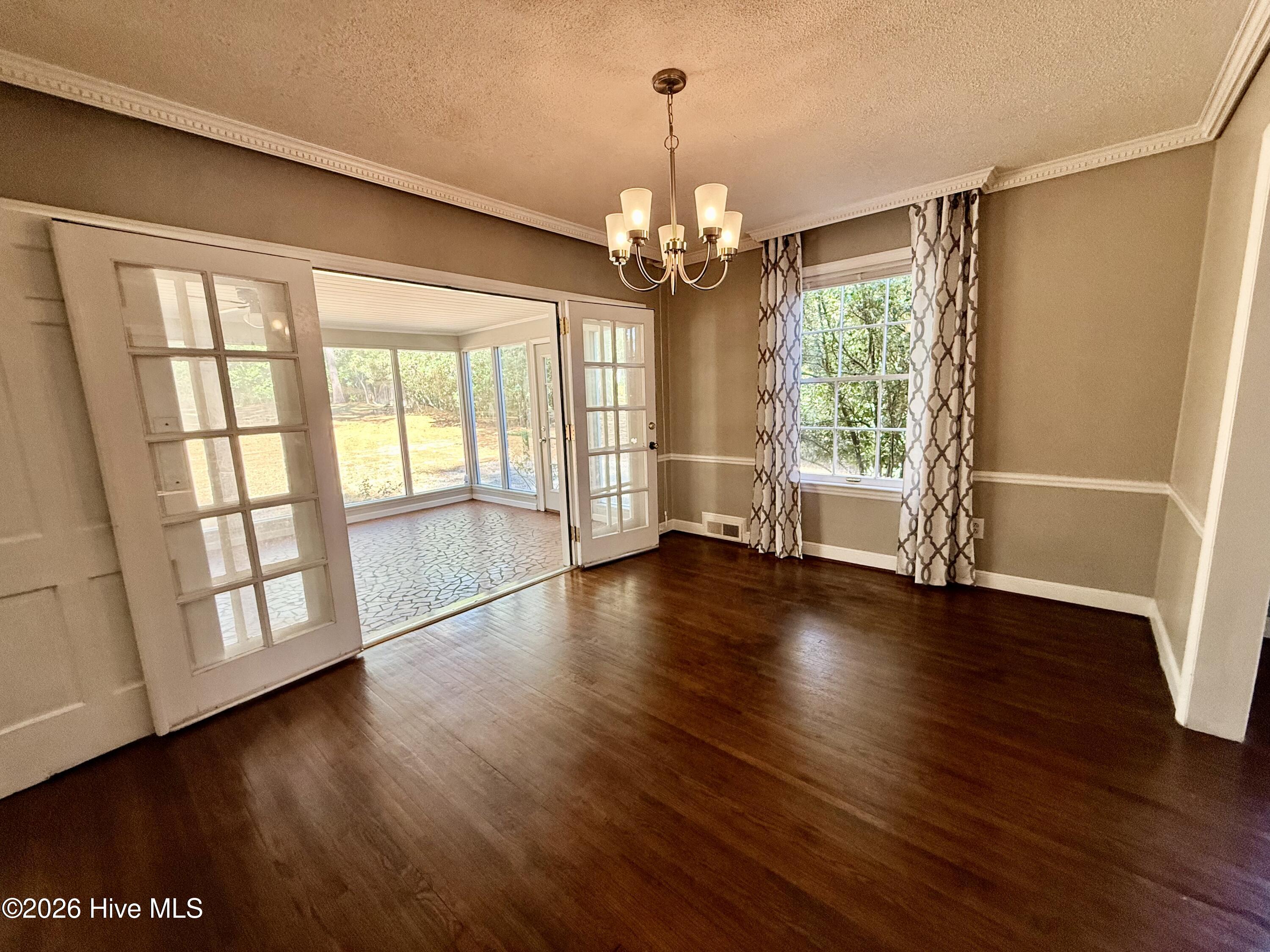1333 Carolina Drive Property Photo 5