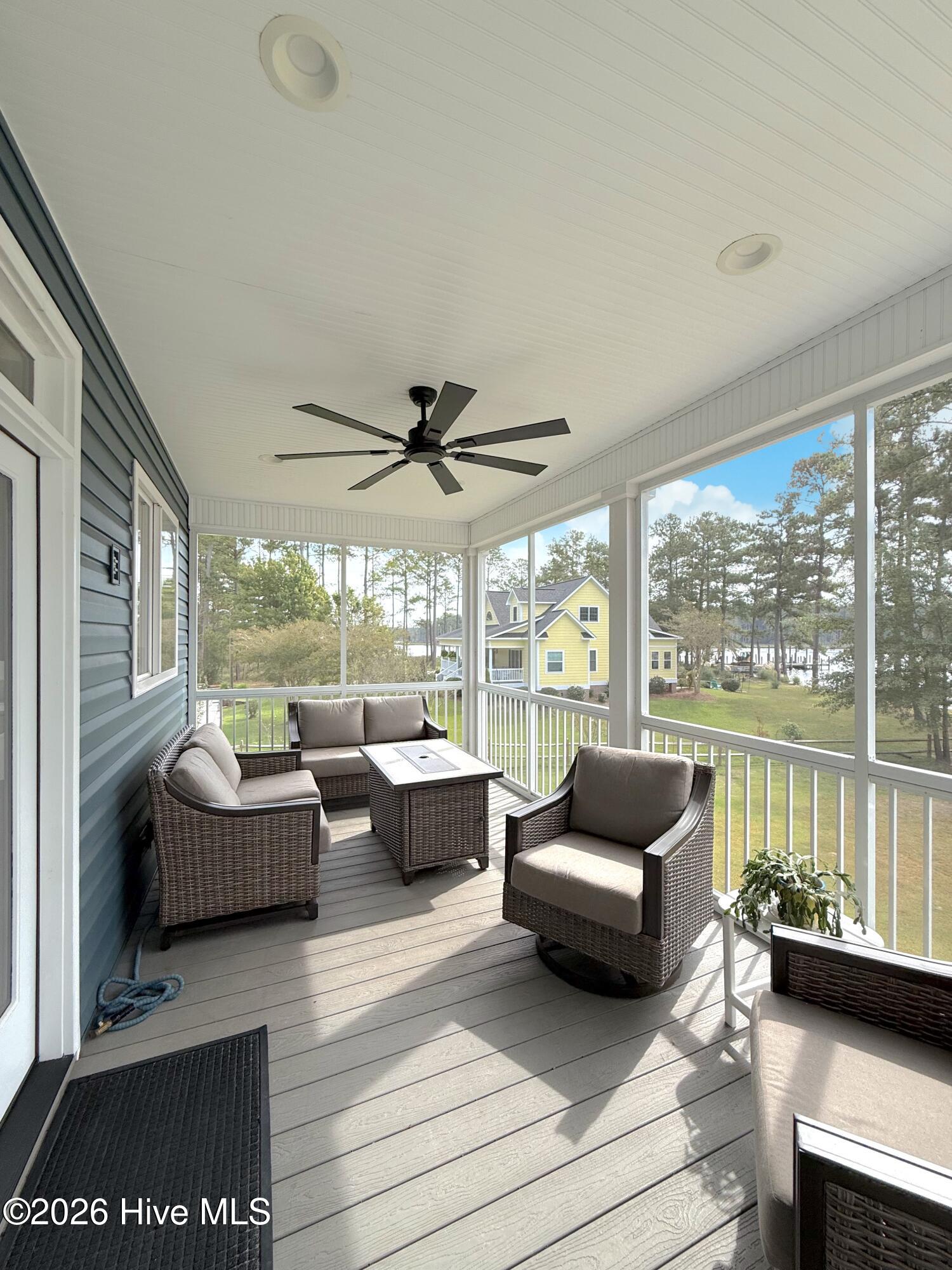 122 Windy Point Property Photo 44
