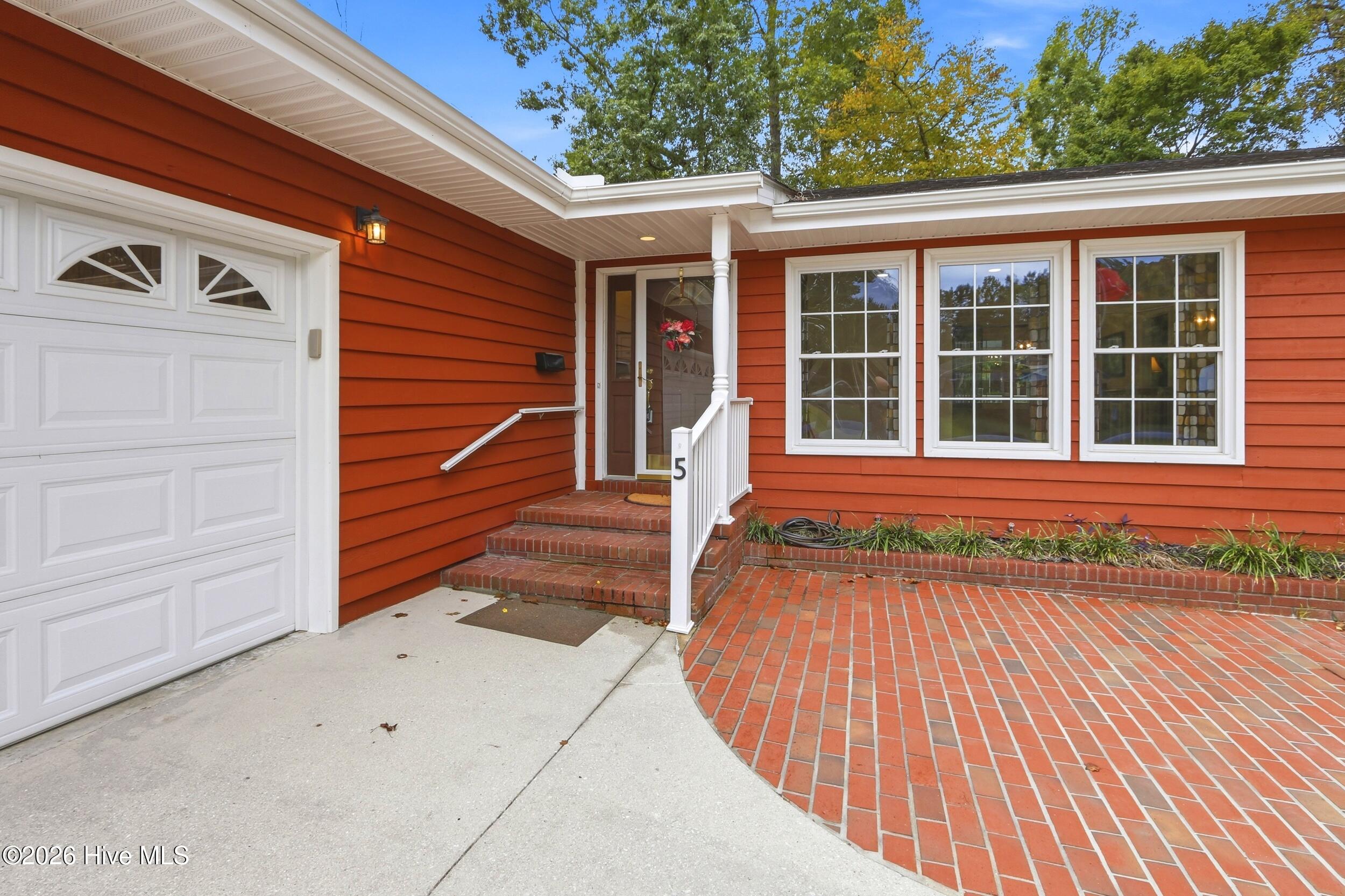 5 Laran Road Property Photo 5