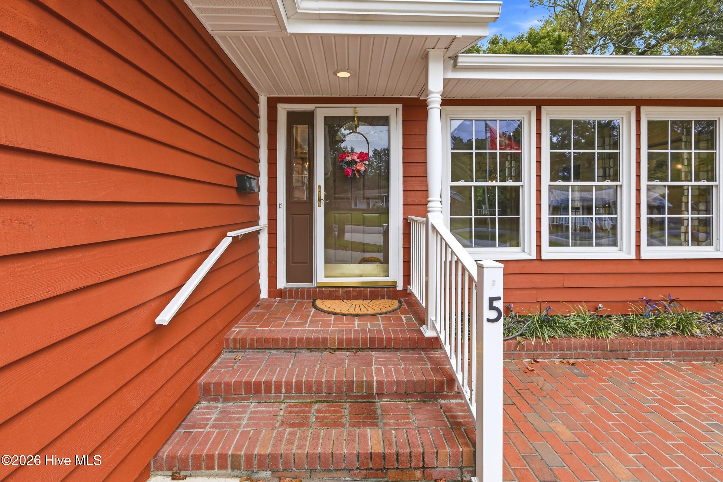 5 Laran Road Property Photo 6