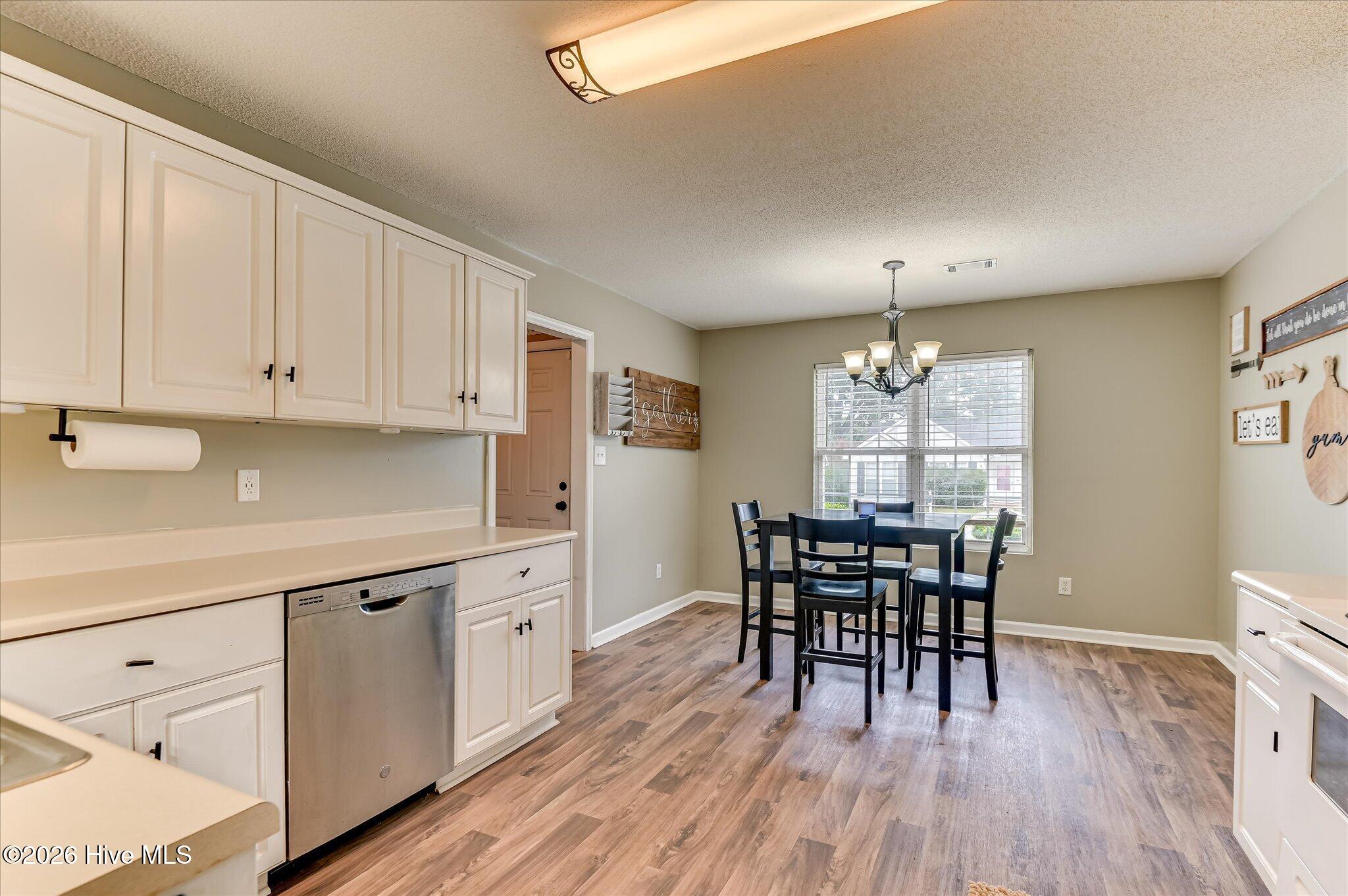 662 Devon Road Property Photo 11